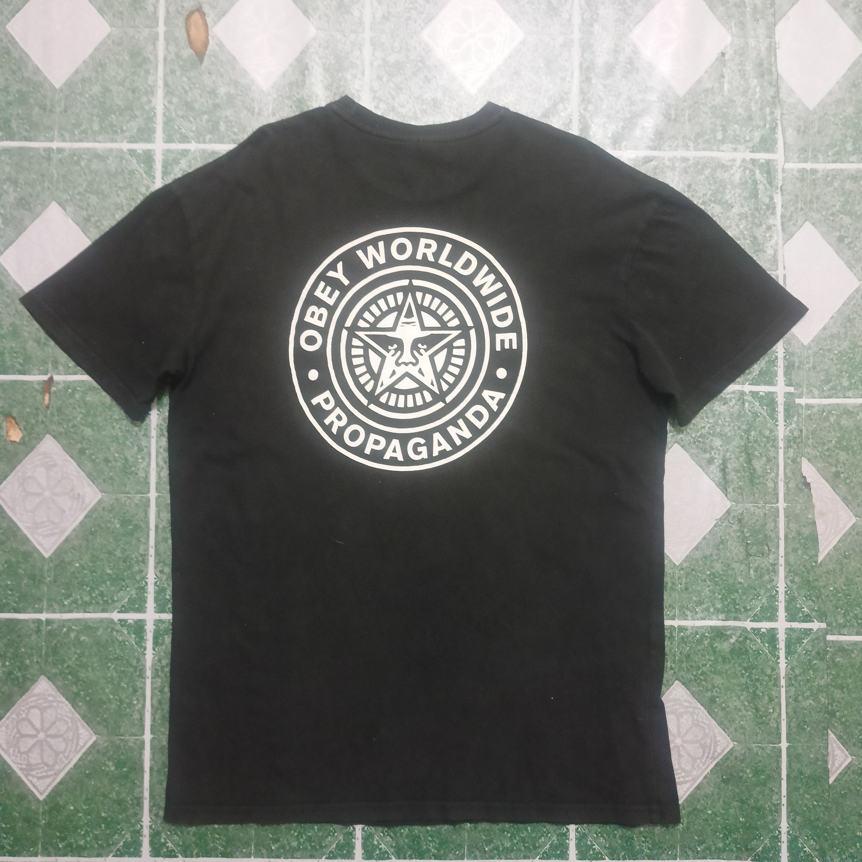 Obey Obey Worldwide Big Back Print Size US L / EU 52-54 / 3 - 1 Thumbnail
