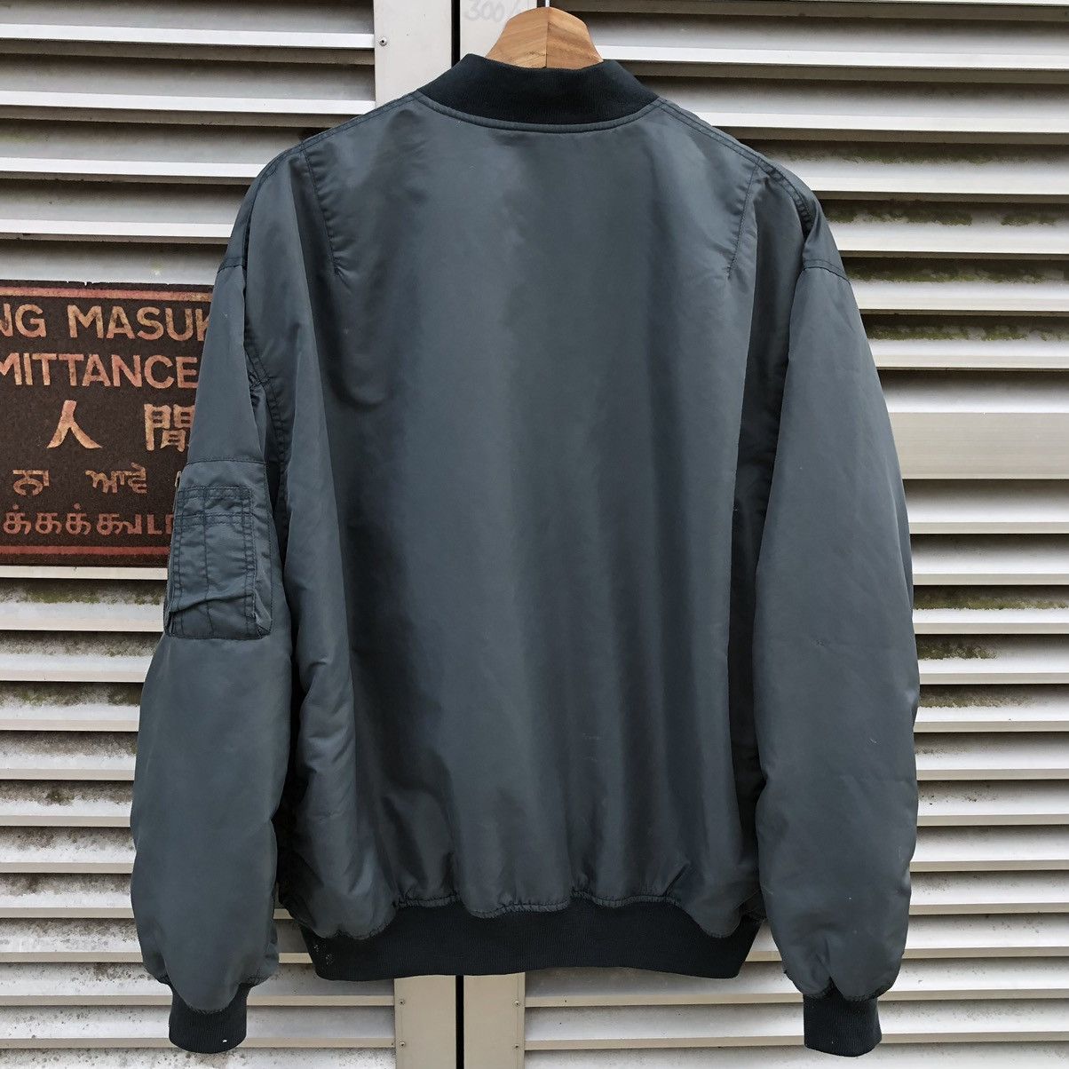 Vintage Vintage Uniqlo Sun Faded Ma-1 Bomber Jacket Size US XL / EU 56 / 4 - 4 Thumbnail