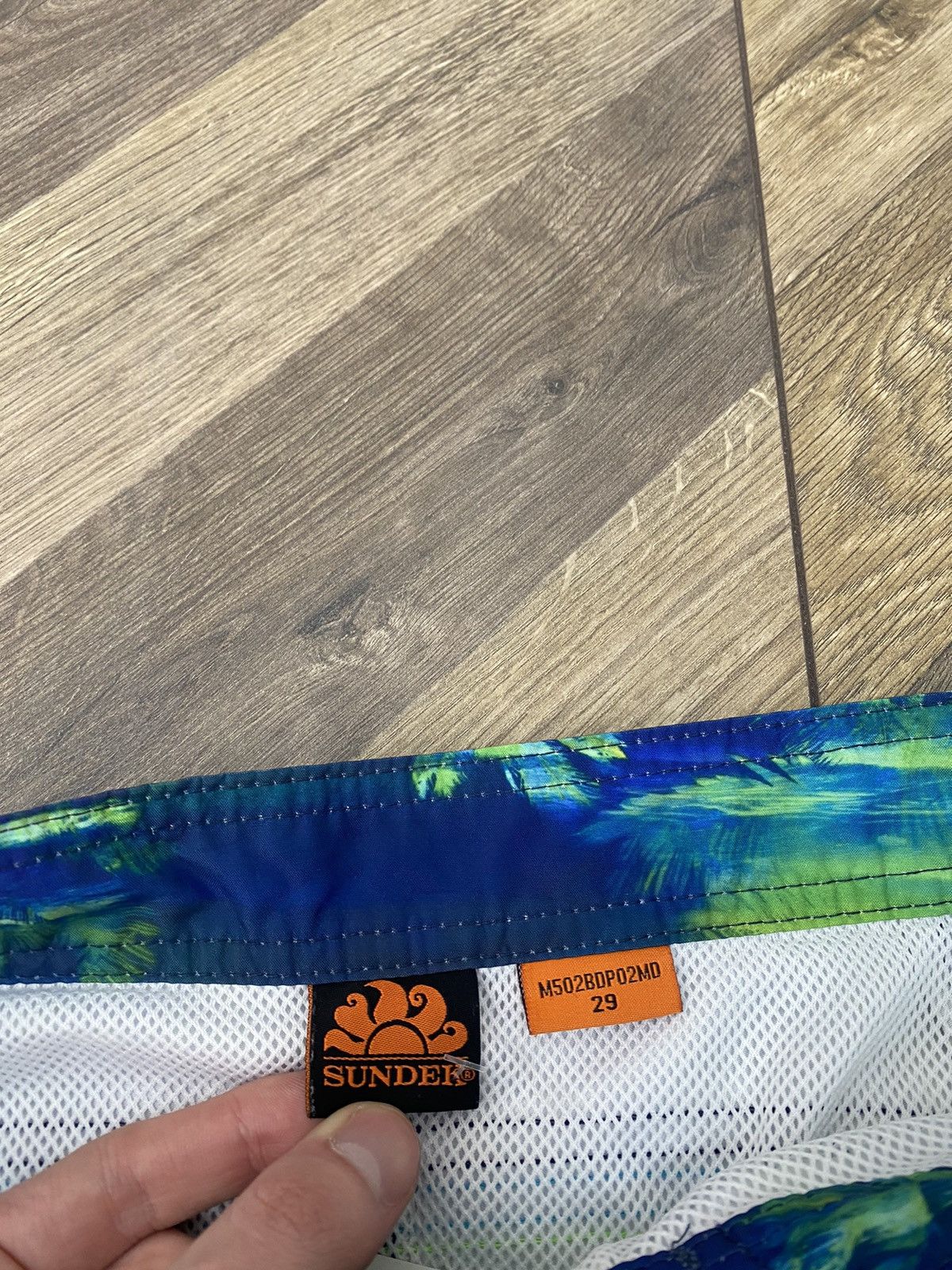 Designer × Vintage Vintage Sundek printed swim shorts Size US 29 - 6 Thumbnail