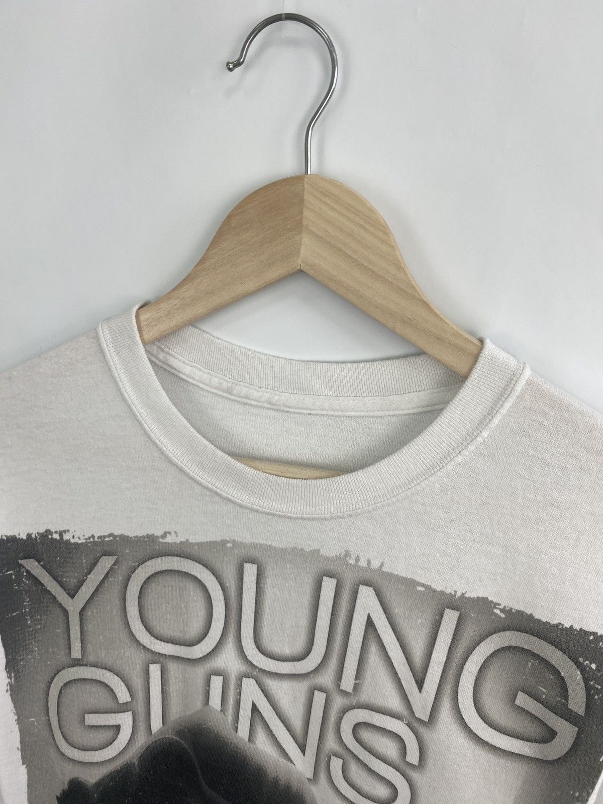 Band Tees Young Guns Bones 2012 Band T-Shirt Rare Retro Size US M / EU 48-50 / 2 - 6 Thumbnail