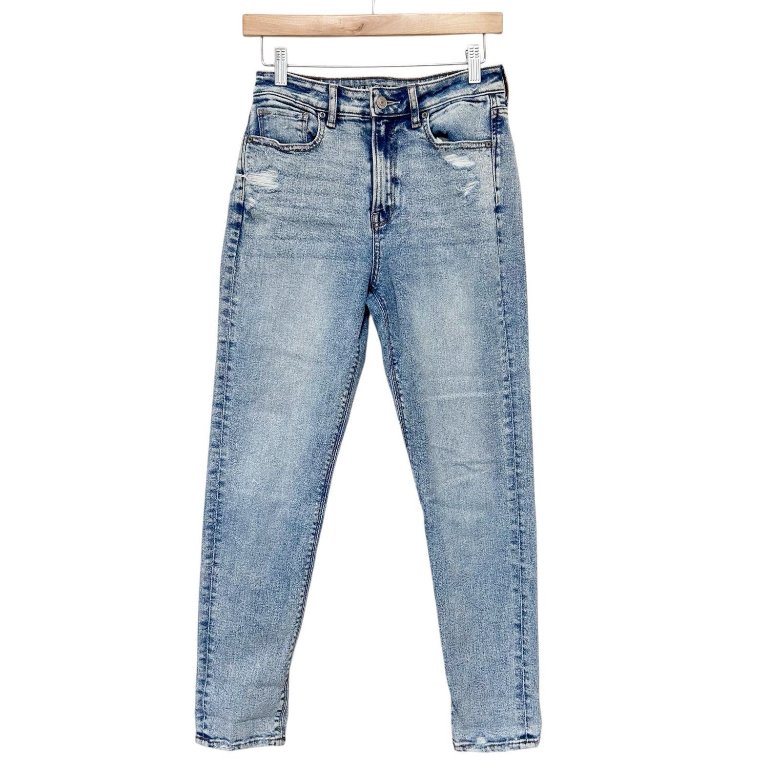 American Eagle Outfitters American Eagle Mom Jeans Sz 2 Size 26" / US 2 / IT 38 - 1 Thumbnail