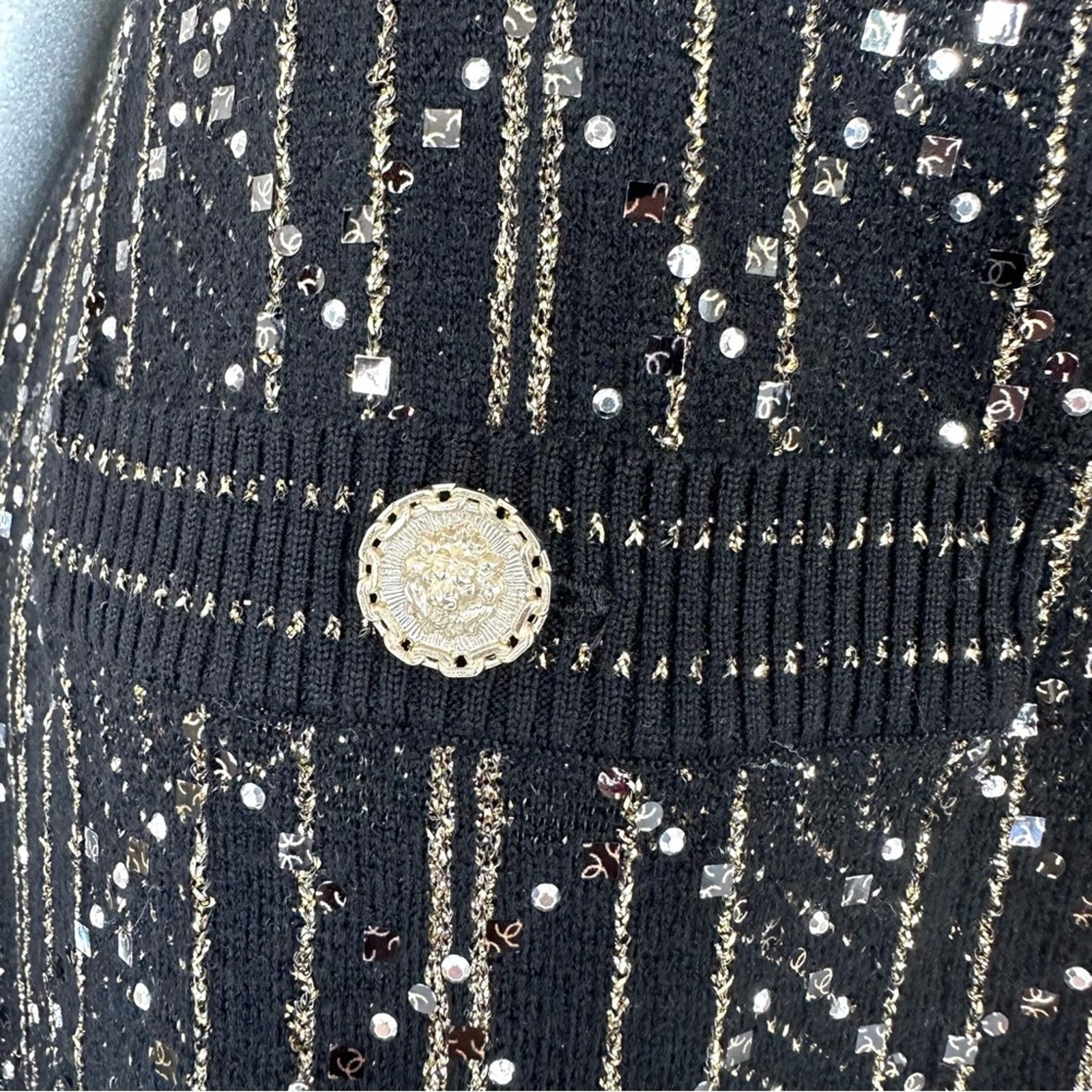 Chanel NWT!!! CHANEL tweed skirt size 44FR or 12US Authentic 3250$ Size 34" / US 12 / IT 48 - 3 Thumbnail