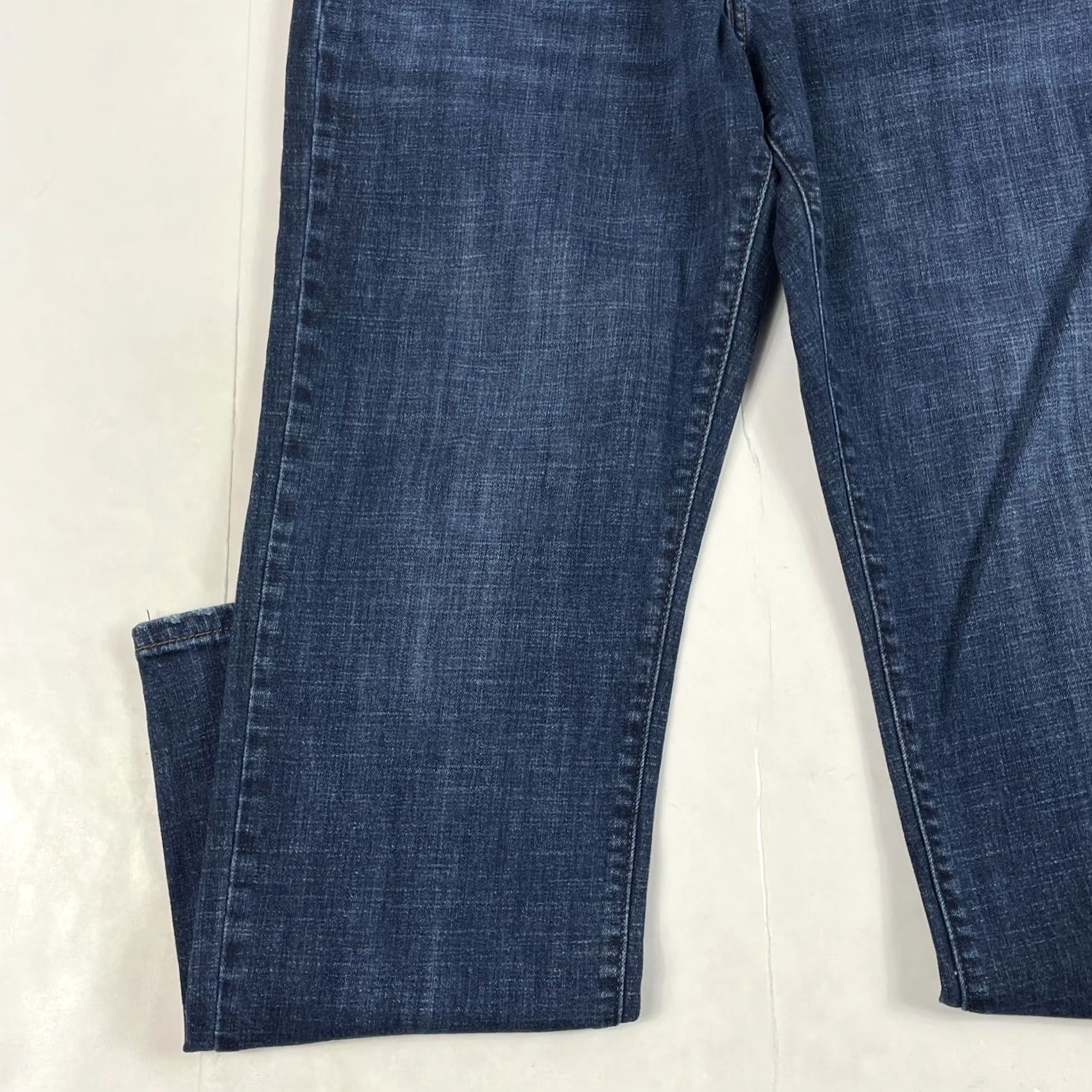 Lucky Brand Lucky Brand Jeans Men 36 x 32 Blue 221 Straight Leg Dark Wash Denim Stretch Work Jeans Regular Rise Embroidered Logo 5-Pocket Size US 36 / EU 52 - 5 Thumbnail