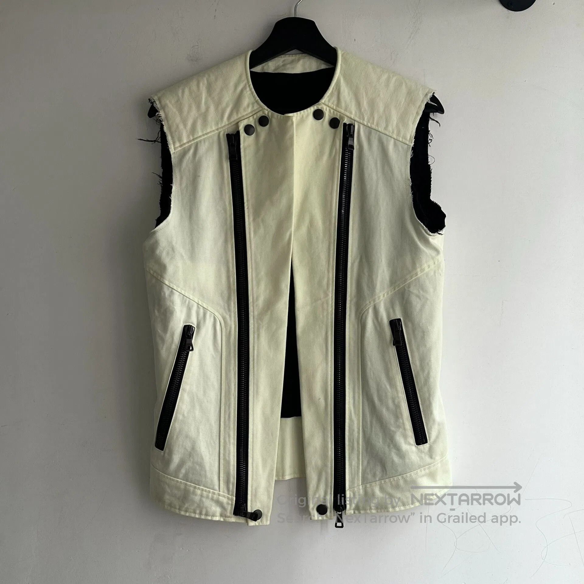 Balmain balmain zip vest in off-white color. Size US L / EU 52-54 / 3 - 1 Thumbnail