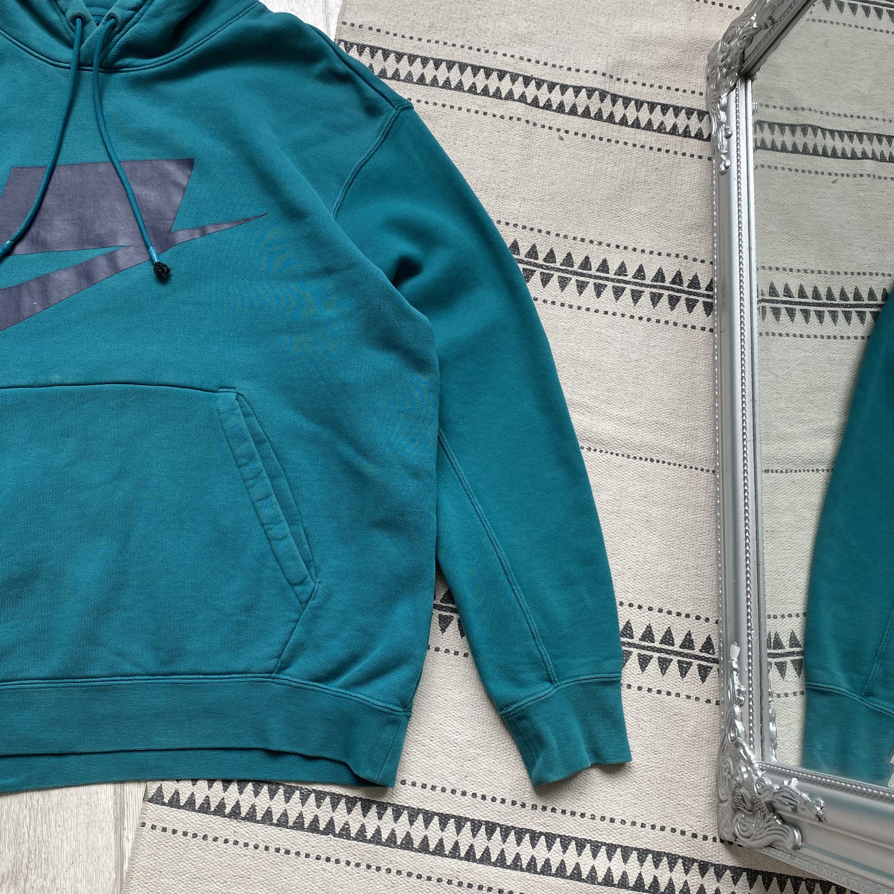 Nike 🛹 Skater Nike boxy hoodie Center logo Swoosh. not a semple Size US L / EU 52-54 / 3 - 5 Thumbnail