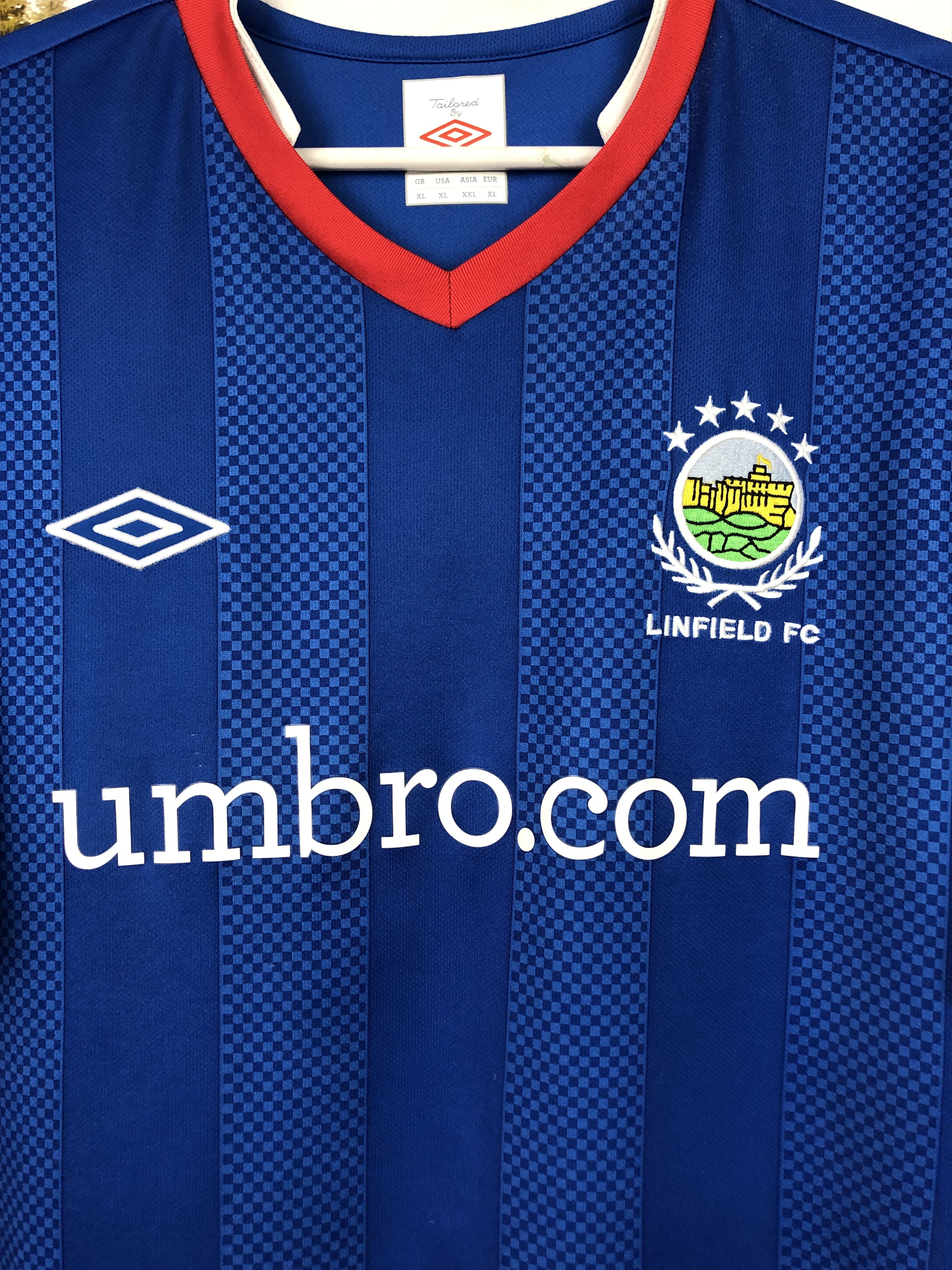 Umbro Linfield Home football shirt 2012 Soccer Umbro Mens Jersey Size US XL / EU 56 / 4 - 3 Thumbnail