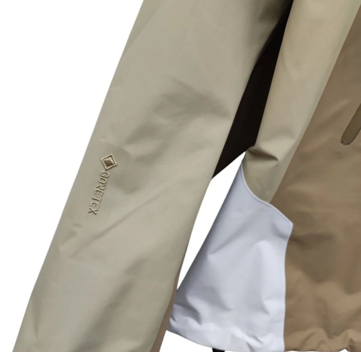 Arc'teryx × Beams Plus 24 A/W ARC'TERYX x BEAMS Exclusive Beta Jacket XL Size US XL / EU 56 / 4 - 7 Thumbnail