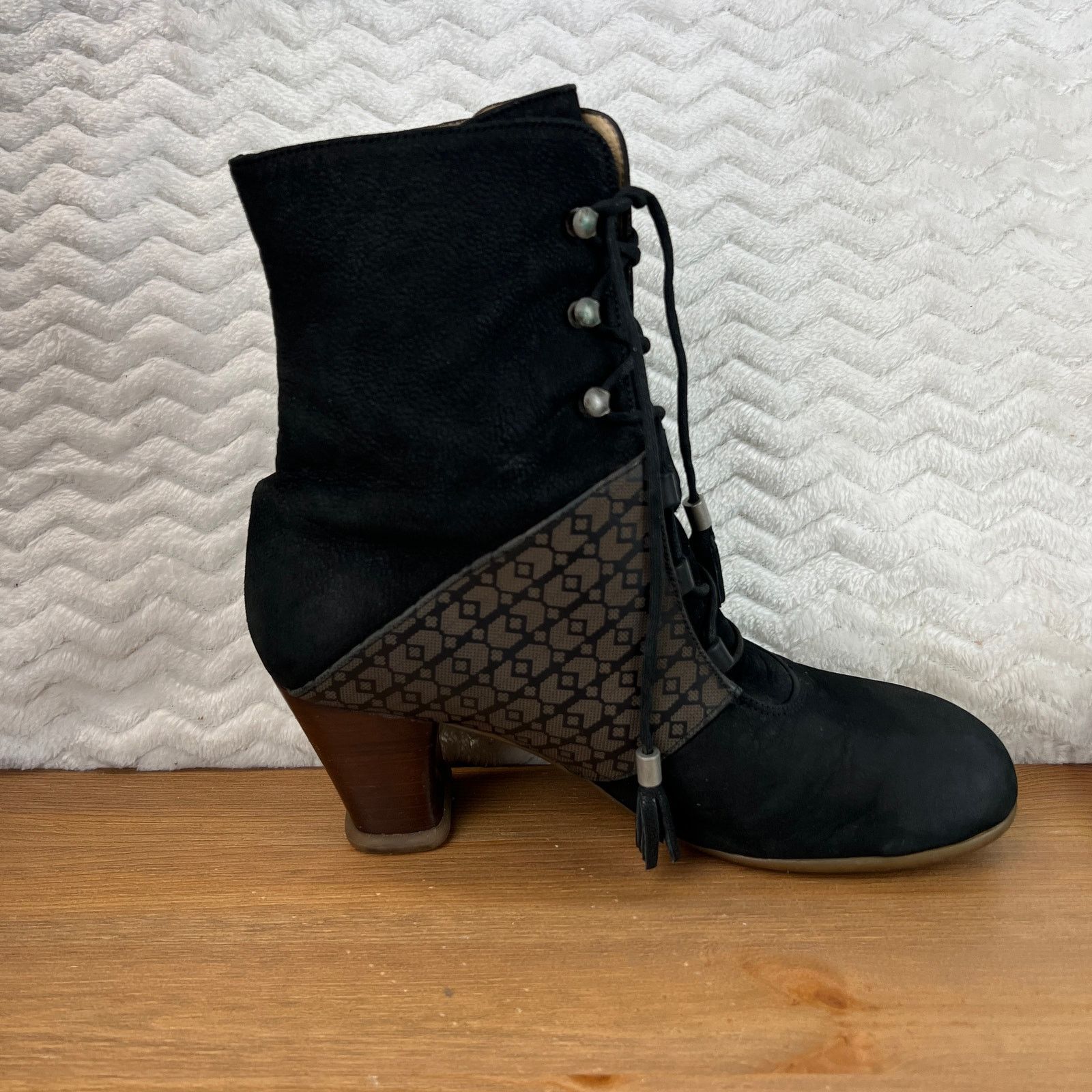 John Fluevog JOHN FLUEVOG OPERETTAS MARIETTA 7 SUEDE LEATHER BOOTS Discon Size US 7 / IT 37 - 7 Thumbnail