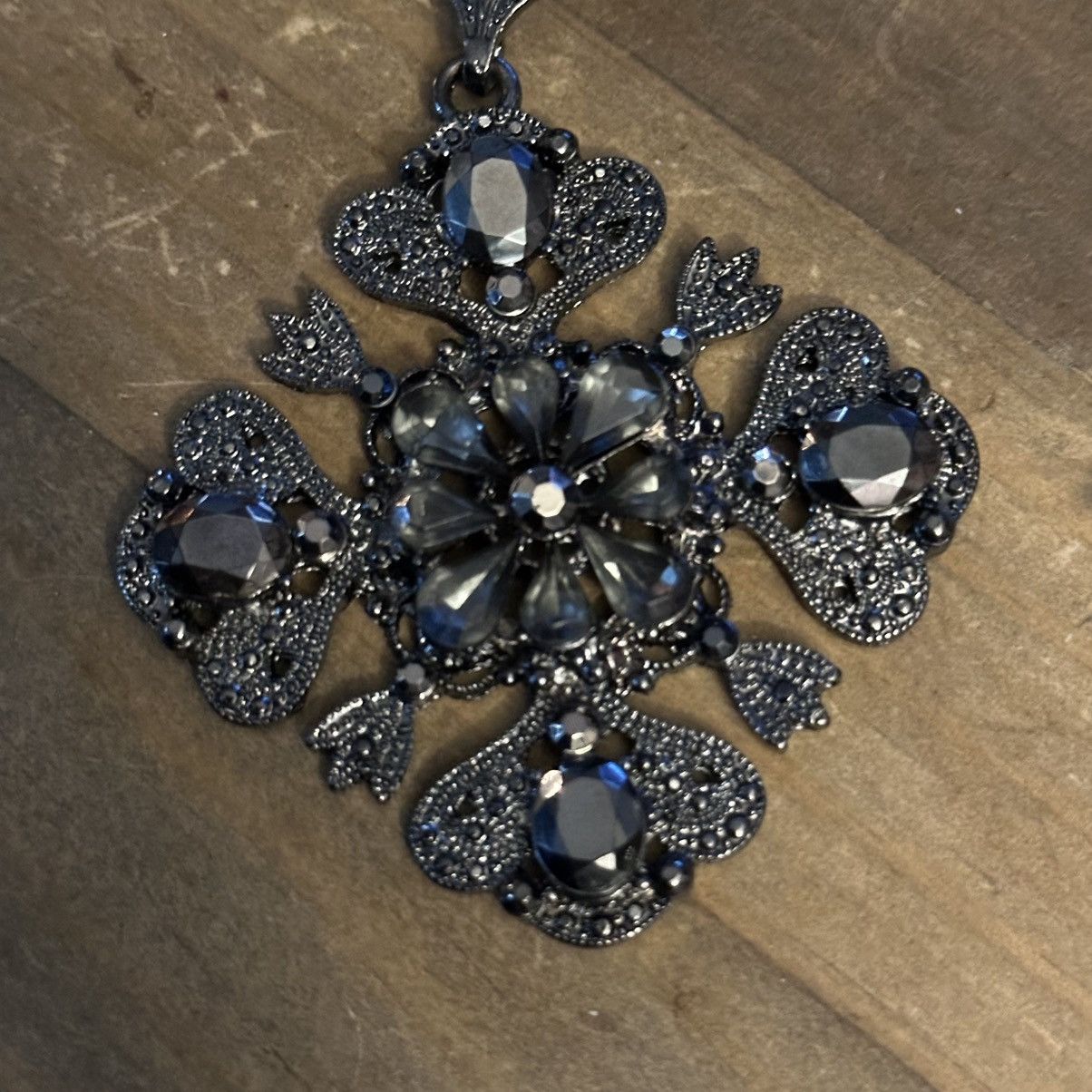 Other Long multi strand rhinestone flower pendant necklace Size ONE SIZE - 4 Thumbnail