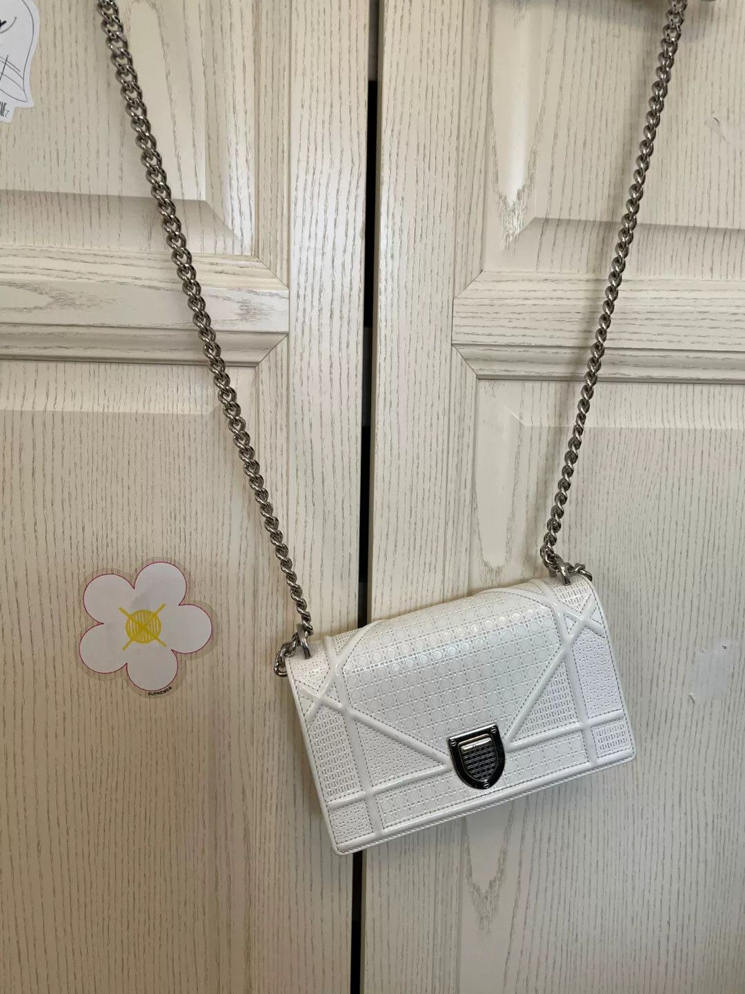Dior Dior White Chain Crossbody Bag Size ONE SIZE - 1 Thumbnail