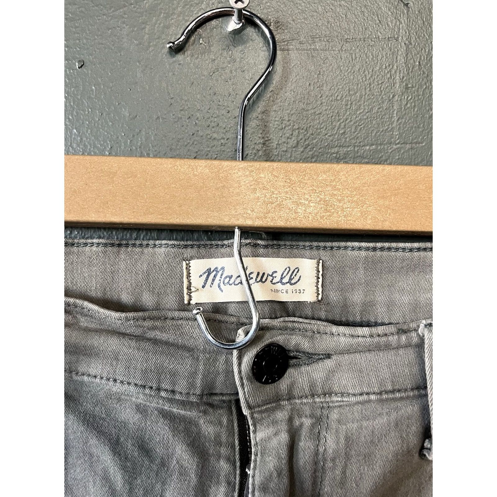 Madewell It focuses on the core attributes: "Madewell Womens," "Green High Riser Skinny Jeans," "Tapered," "Size 32. Size 24" / US 00 / IT 34 - 3 Thumbnail