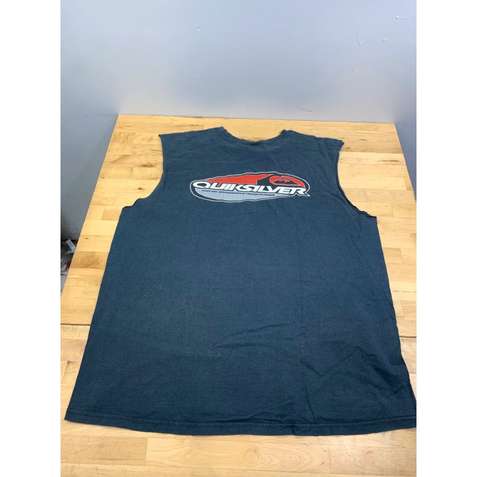 Quiksilver VINTAGE Quiksilver Sleeveless Shirt Mens XL Black Logo 90s Beach USA Logo Shirt Mens XL Black Size US XL / EU 56 / 4 - 6 Thumbnail