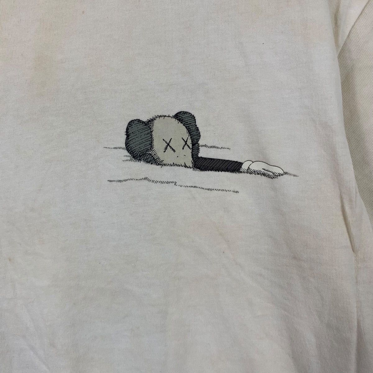 Kaws × Uniqlo KAWS x UNIQLO Natural Sun Faded Trash Tee Shirt Top Size US M / EU 48-50 / 2 - 4 Thumbnail