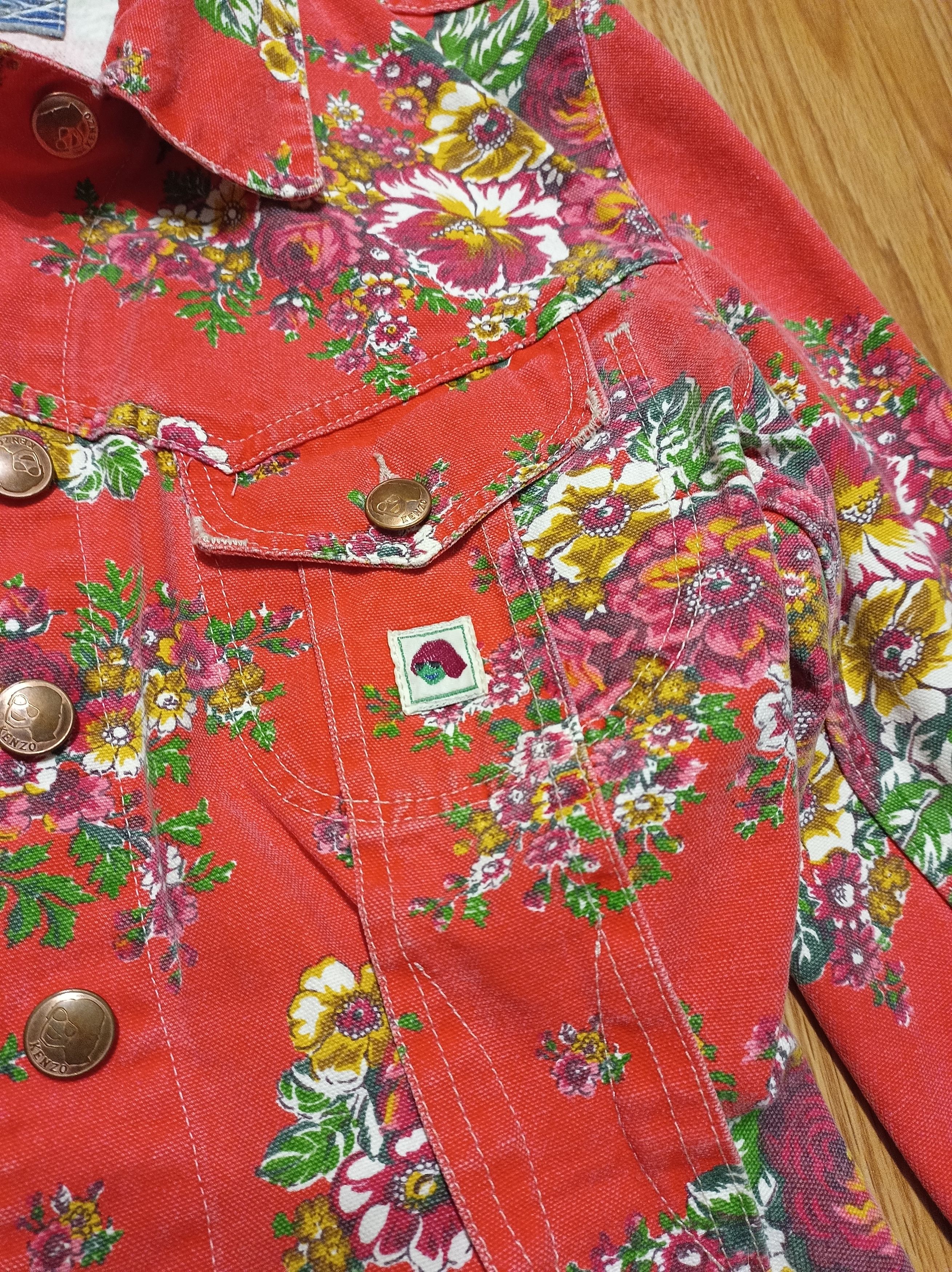 Kenzo × Vintage KENZO Jeans Vintage 90s Red Flower Print Denim Jacket Size L / US 10 / IT 46 - 11 Thumbnail