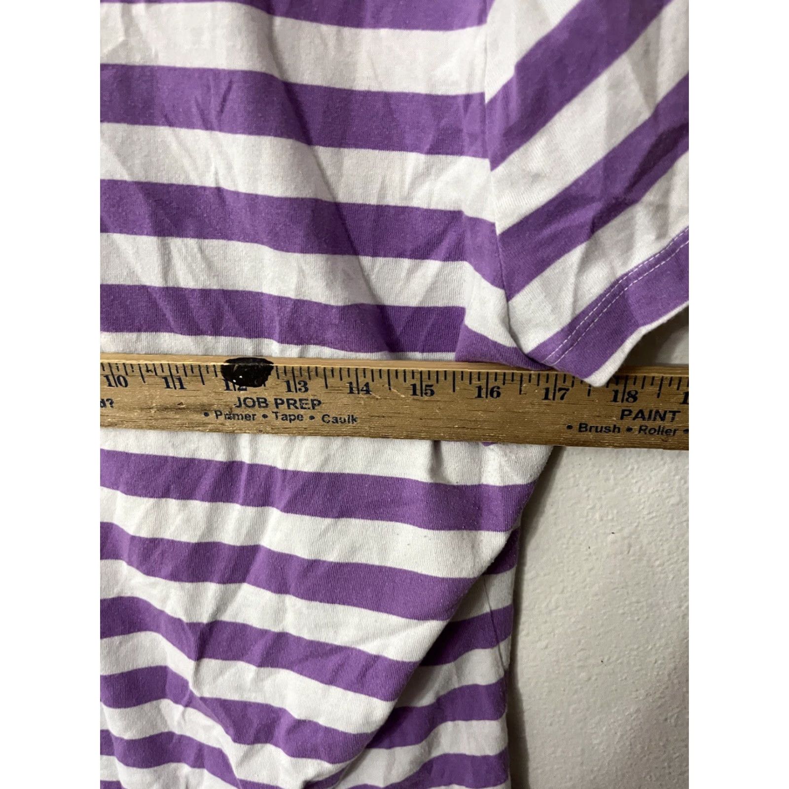 Tommy Hilfiger VINTAGE Tommy Hilfiger Women's T-Shirt XL V-Neck Striped Purple & White 80s Fashion Size XL / US 12-14 / IT 48-50 - 4 Thumbnail