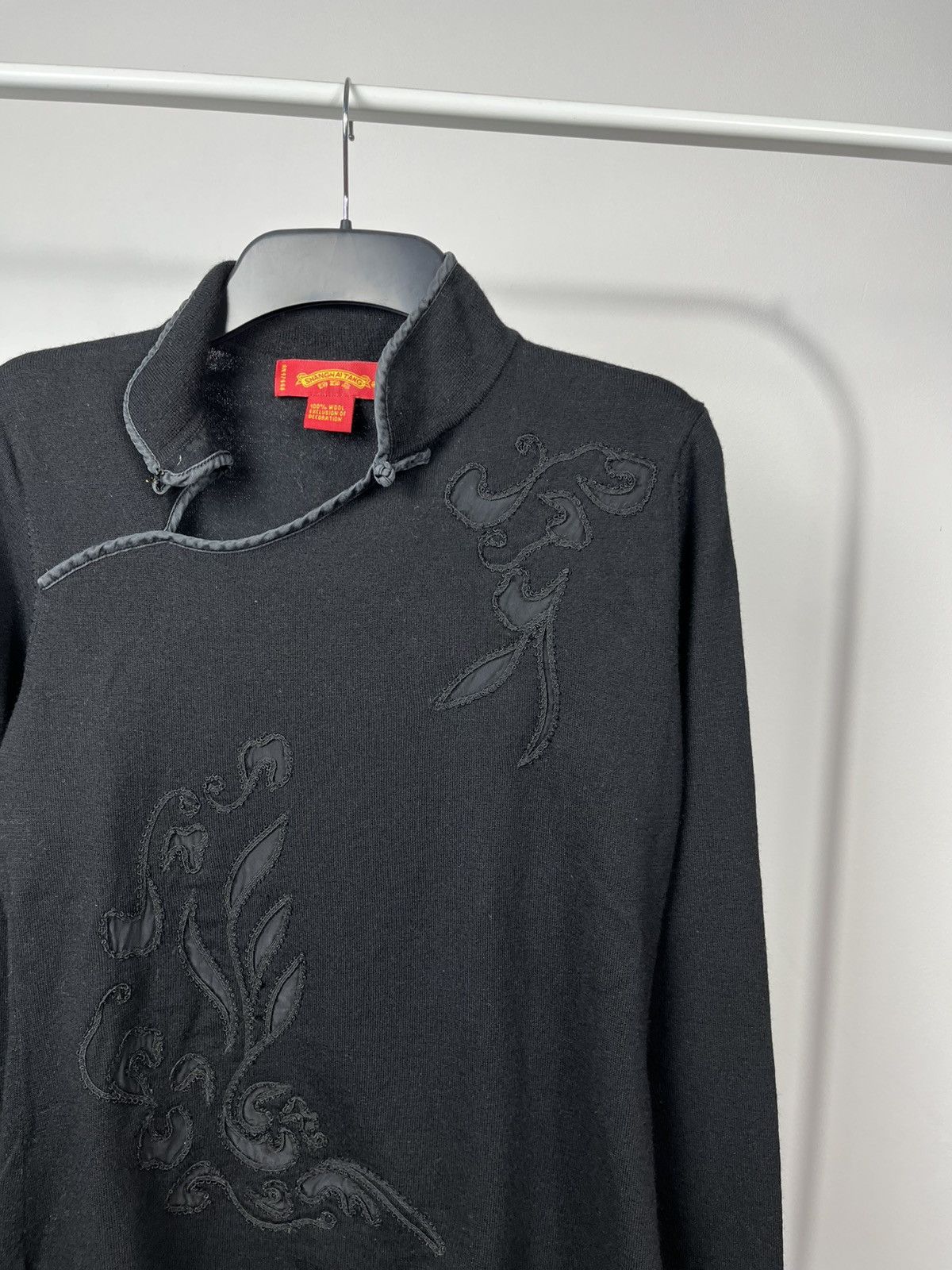Shanghai Tang Shanghai Tang Wool Sweater Black Embroidered Floral Style M Size M / US 6-8 / IT 42-44 - 3 Thumbnail