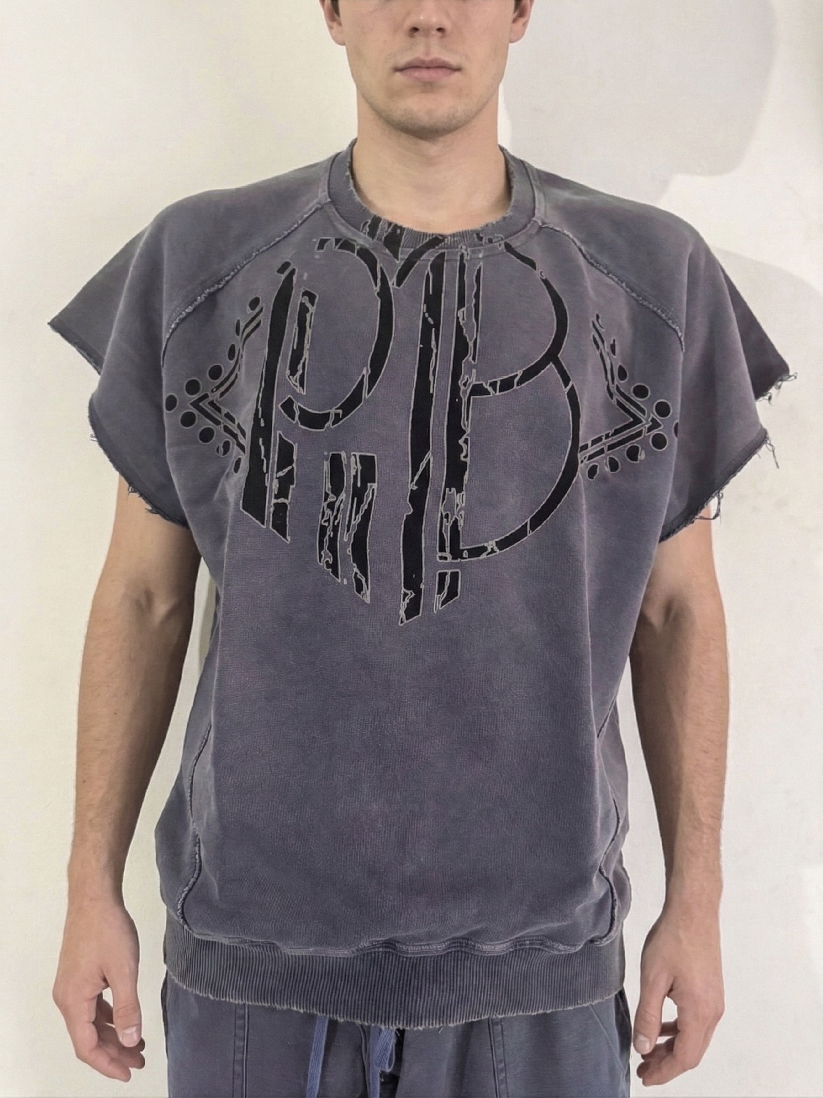 Pierre Balmain Sweatshirt Sleeveless Size US M / EU 48-50 / 2 - 1 Thumbnail