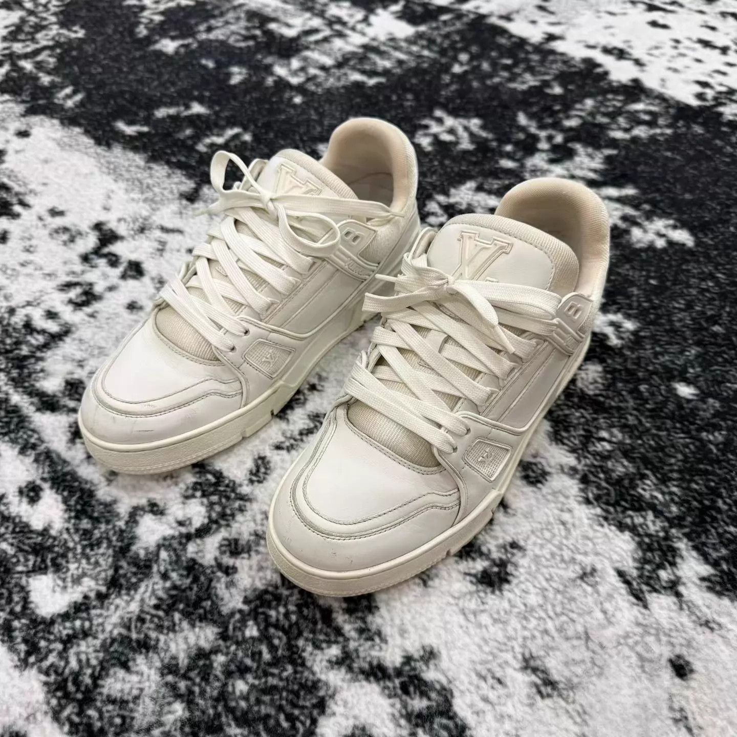 Louis Vuitton LV Trainer White Sneaker 40 95 New Size US 7 / EU 40 - 1 Thumbnail
