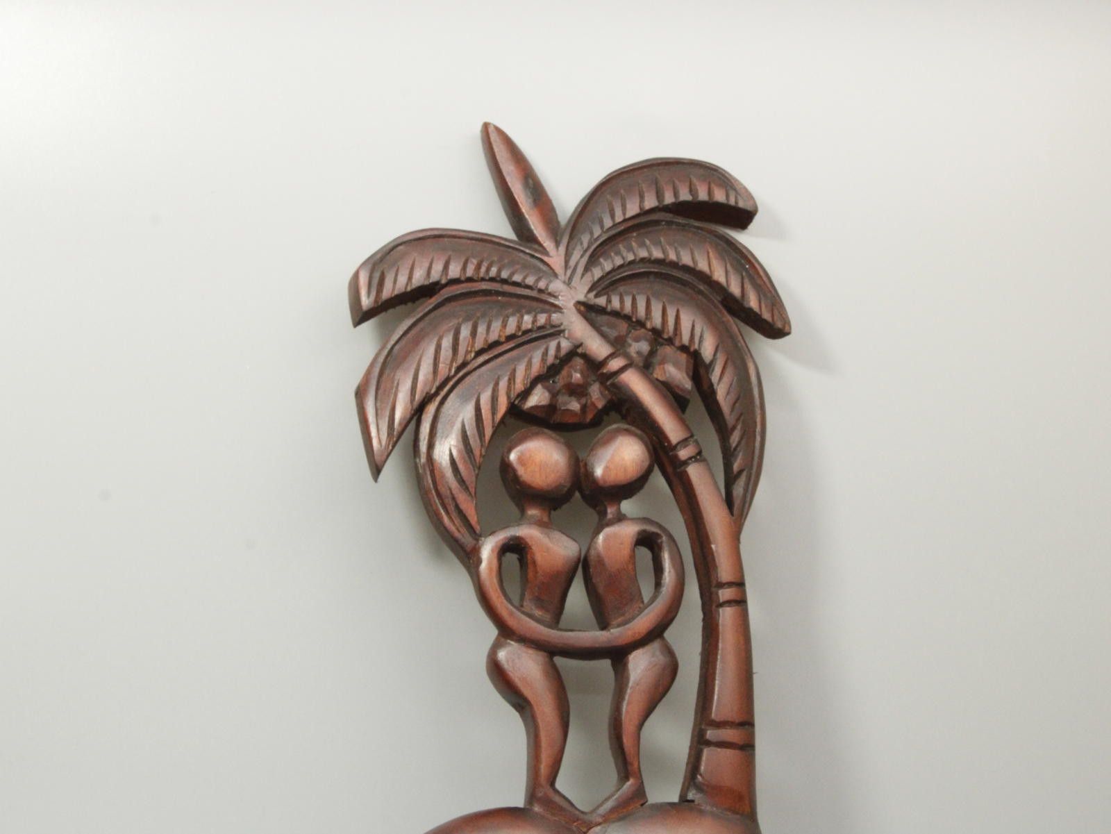 2120 Handcrafted Handmade Wooden Heart-Shaped Photo Frame with Tropical Palm, Size ONE SIZE - 4 Thumbnail