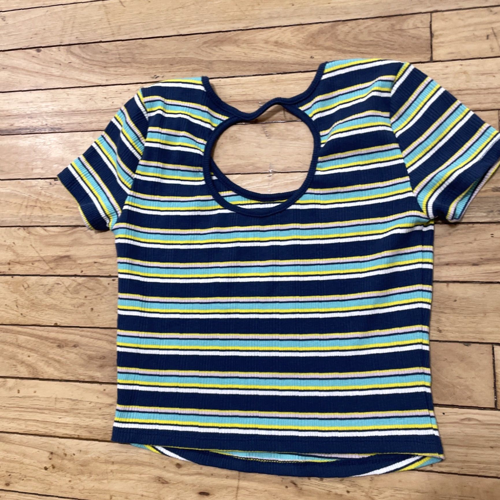 Vintage SO Shirt XS Womens Cropped Hoop Knit Top Blue Green Stripe Breathe Stretch Model XS Casual Summer Size XS / US 0-2 / IT 36-38 - 3 Thumbnail