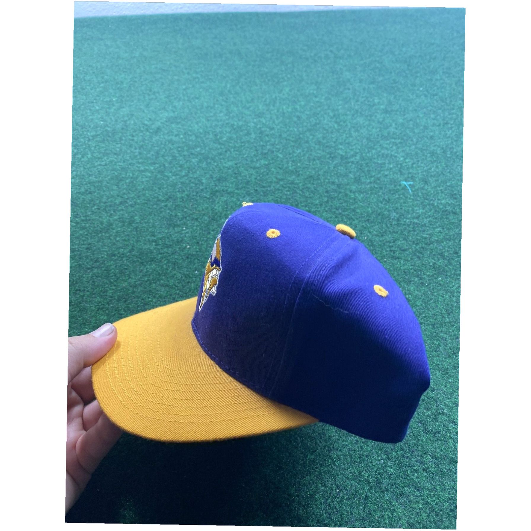 Logo Athletic NWT VTG-1990s Minnesota Vikings Randy Moss Logo Athletic snapback hat Purple Size ONE SIZE - 3 Thumbnail