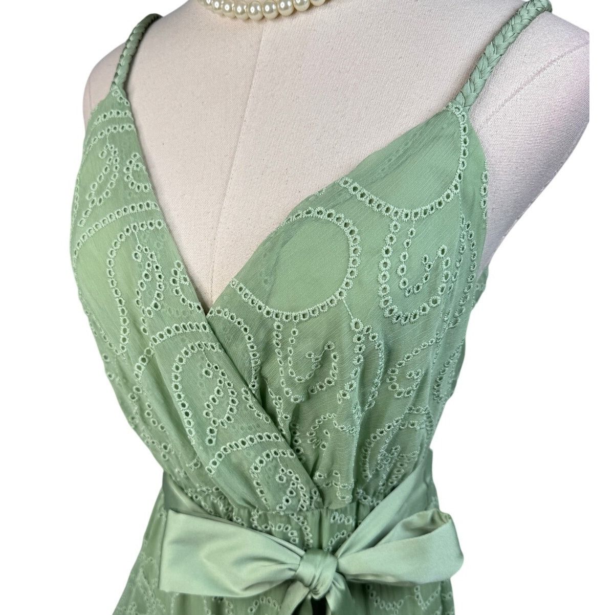 Alice + Olivia Alice + Olivia Emelia Eyelet Ruffle Maxi Dress green Size 0 Size XS / US 0-2 / IT 36-38 - 7 Thumbnail