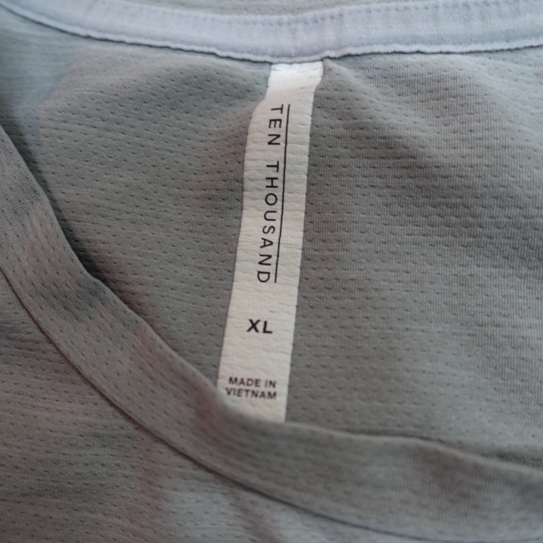 Ten Thousand Ten Thousand T-Shirt XL Gray Solid The Versatile Shirt Mens Short Sleeve Crew Neck Polyester Blend 2020s Size US XL / EU 56 / 4 - 4 Thumbnail