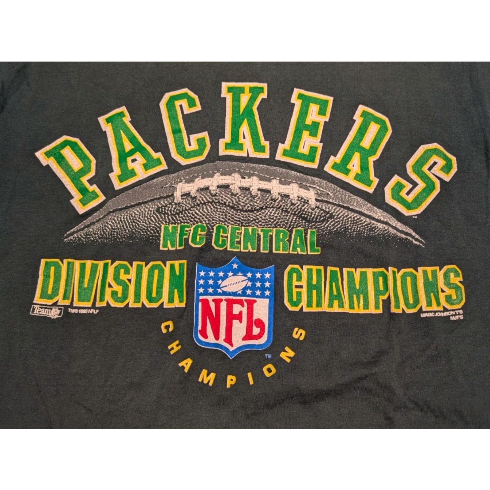 Vintage VINTAGE Magic Johnson Green Bay Packers T-Shirt L 90s Graphic Print Short Sleeve Crew Neck Mens Size US L / EU 52-54 / 3 - 2 Thumbnail