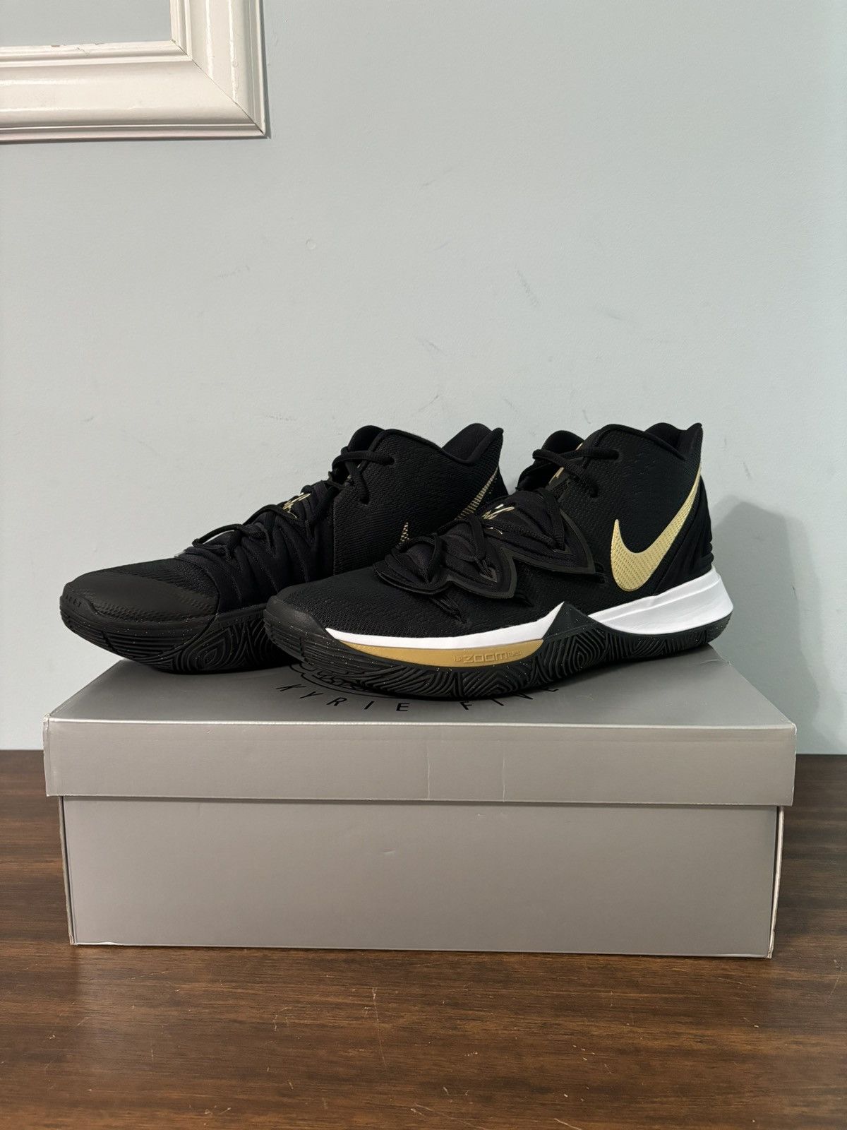 Nike Kyrie Black Metallic Gold