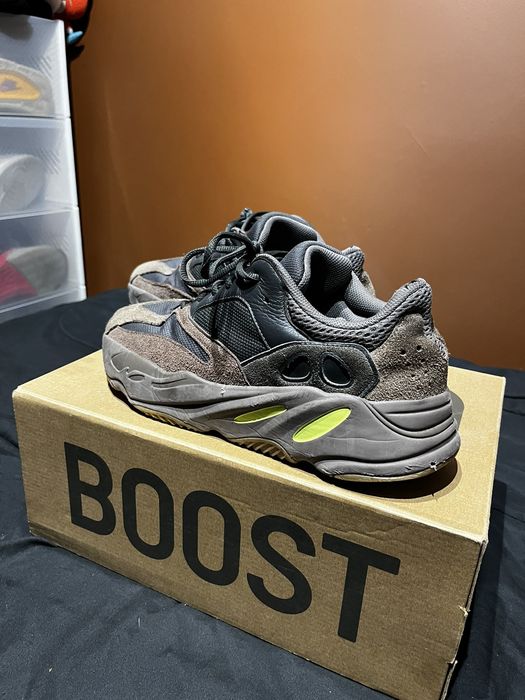 Yeezy 700 sales mauve grailed