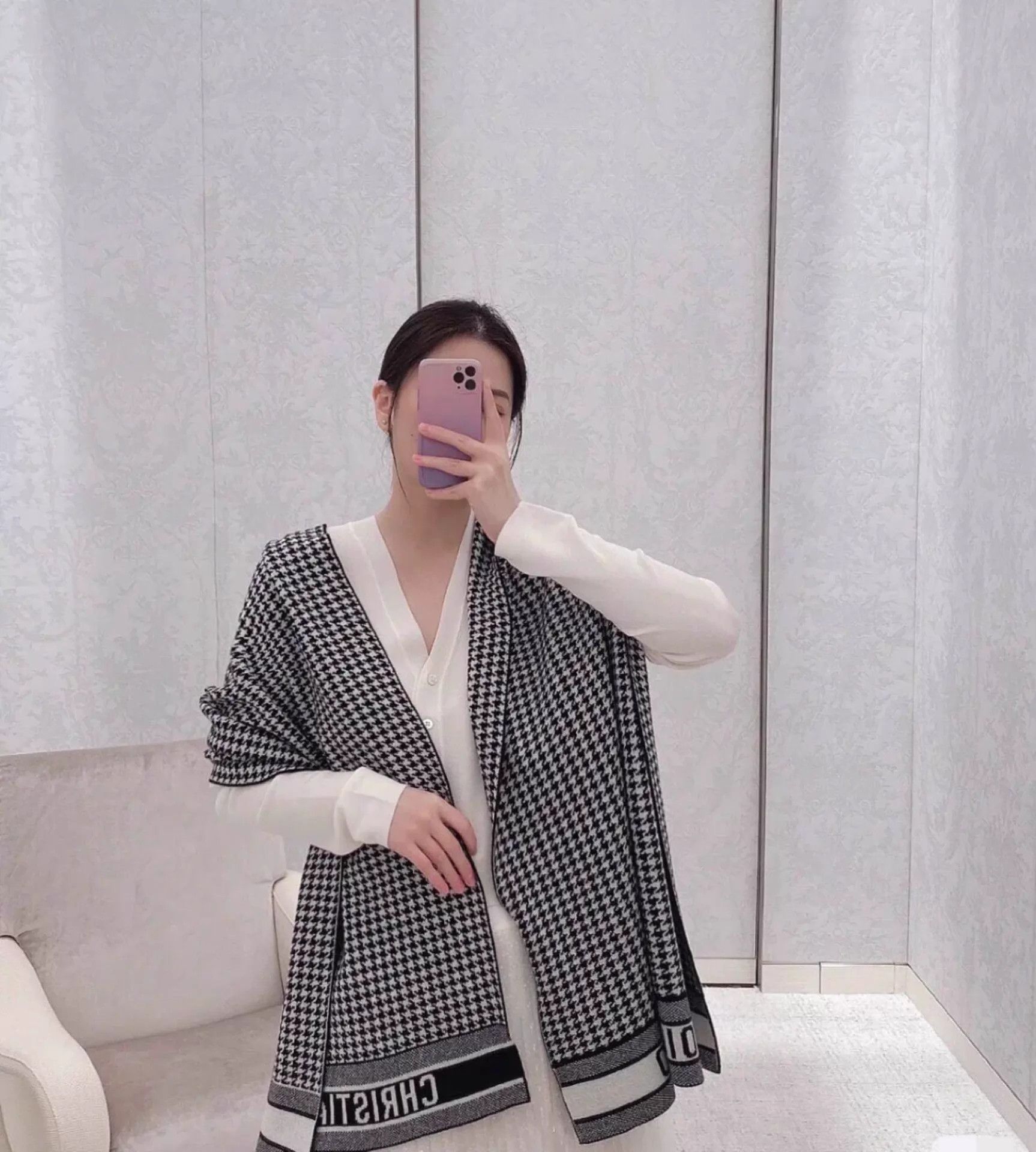Dior Dior 30 Montaigne B&W Houndstooth Logo Cashmere Scarf Size ONE SIZE - 2 Thumbnail