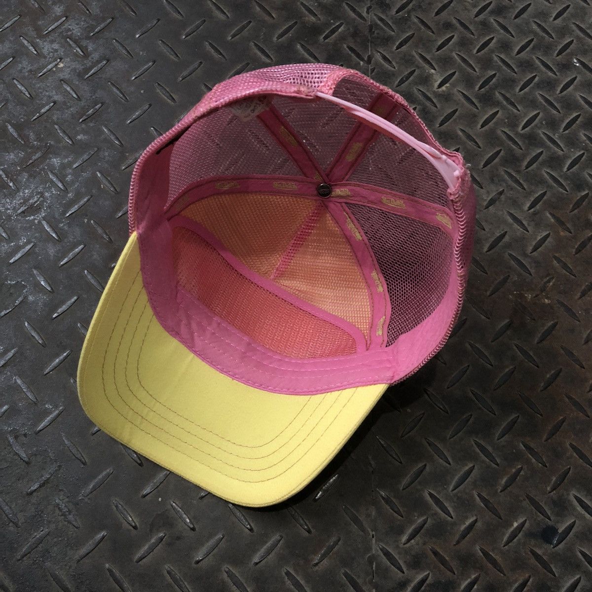 Von Dutch 🚫 SOLD 🚫 Von Dutch Racing Hardcore Sports Trucker Hat Size ONE SIZE - 5 Thumbnail