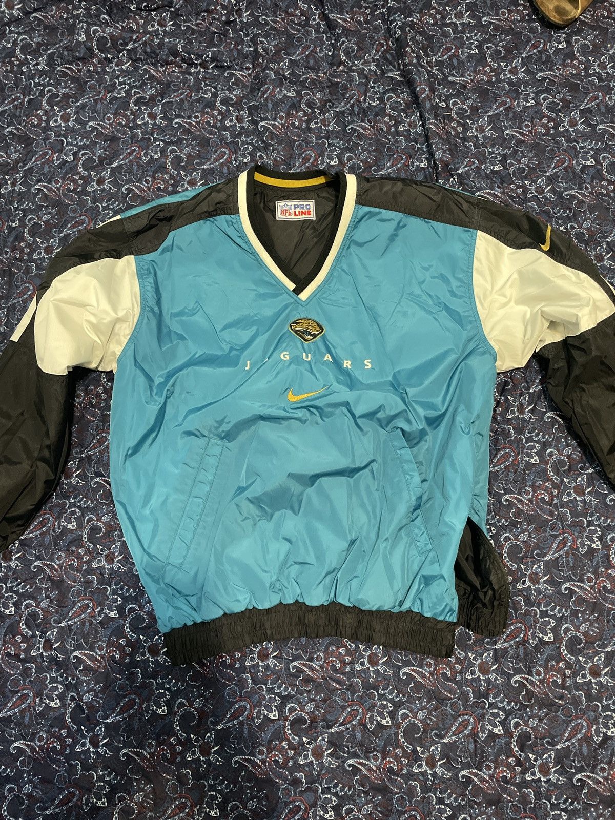 Nike Nike NFL PRO LINE Jacksonville Jaguars Reversible Pullover Size US M / EU 48-50 / 2 - 1 Thumbnail