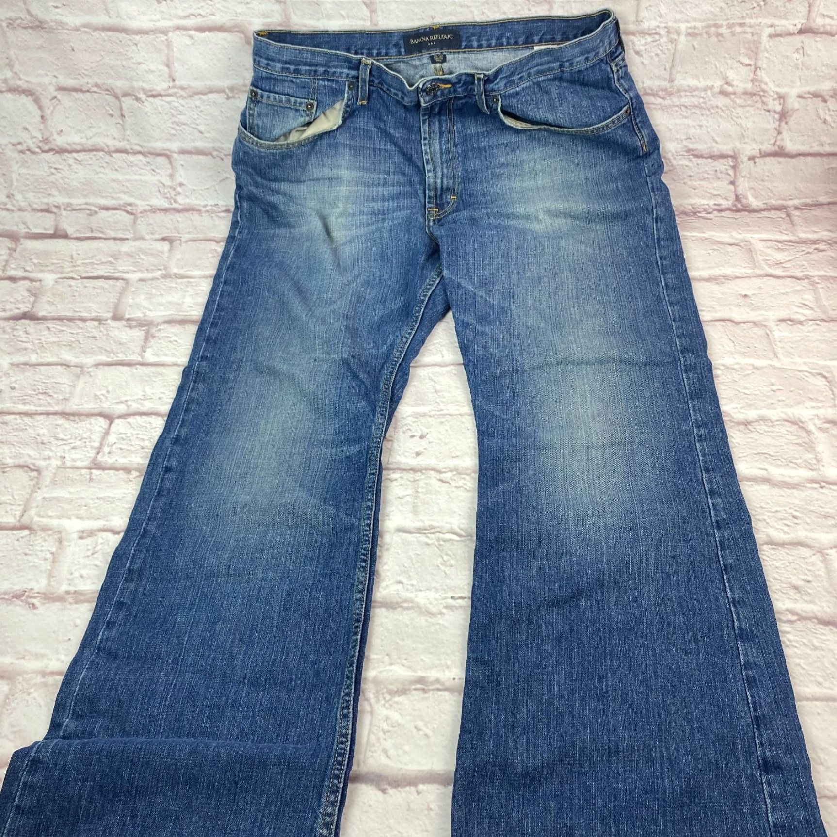 Banana Republic Banana Republic Mens Jeans Size 35x32 Straight Leg Medium Wash 5-Pocket Denim Cotton Regular Belt Loops Blue Size US 35 - 4 Thumbnail
