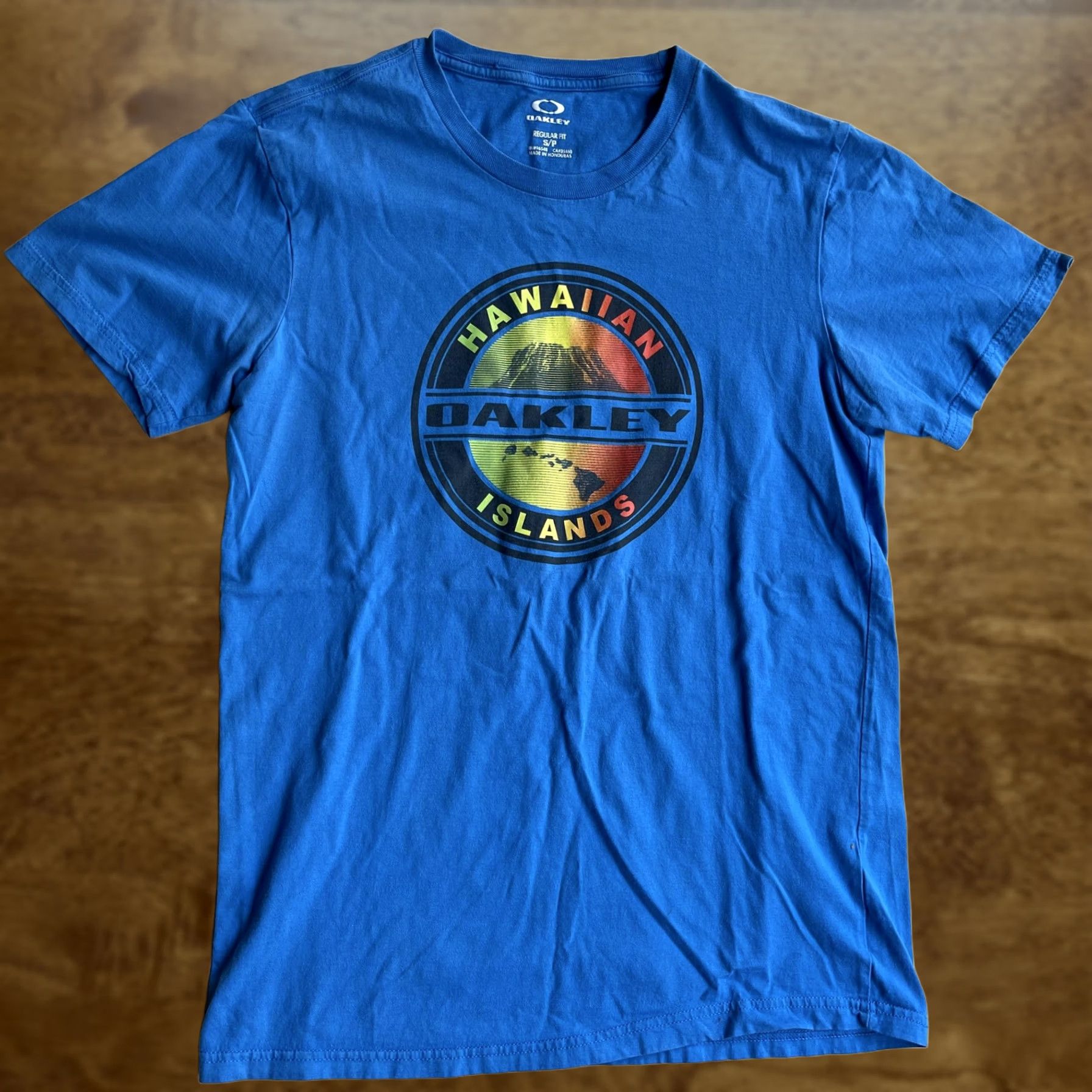 Oakley Oakley Shirt Mens S Blue Hawaiian Islands Surf Tropical Graphic Tee Size US S / EU 44-46 / 1 - 1 Thumbnail