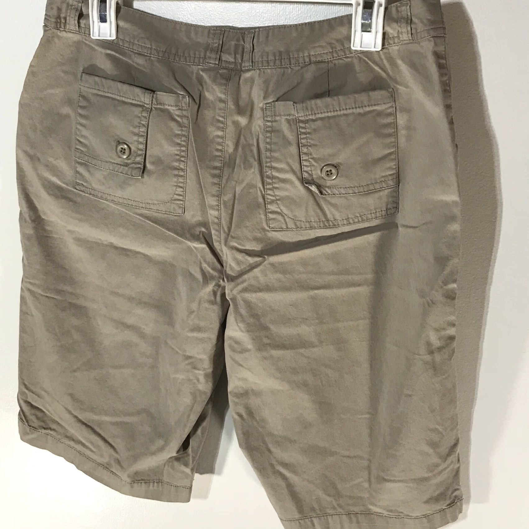 Vintage Cato Bermuda Shorts Womens Size 12 Khaki Casual Lightweight Comfort Stretch Size 34" / US 12 / IT 48 - 2 Thumbnail