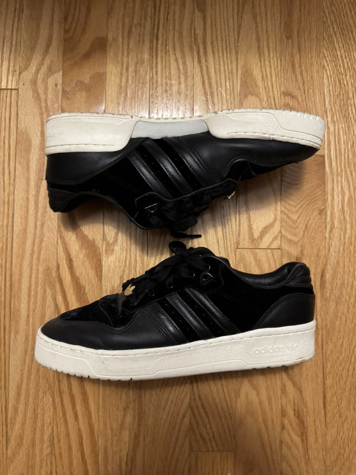 Adidas Adidas Rivalry Low Velvet Pack Size US 11 / EU 44 - 2 Thumbnail