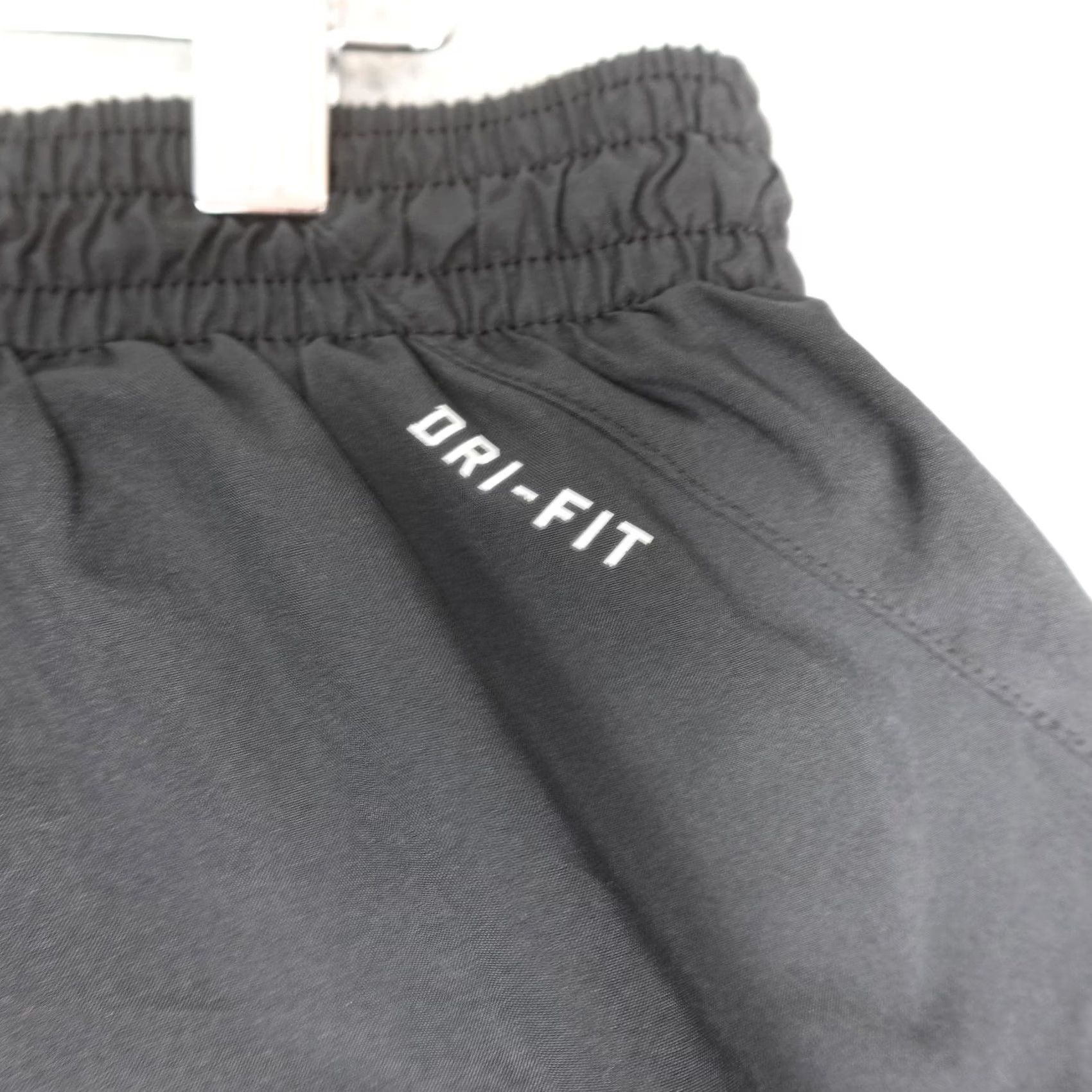 Nike Nike Womens Large Black Dri Fit Running Athletic Workout Lined Shorts 4 Inseam Size 36" / US 14 / IT 50 - 7 Thumbnail