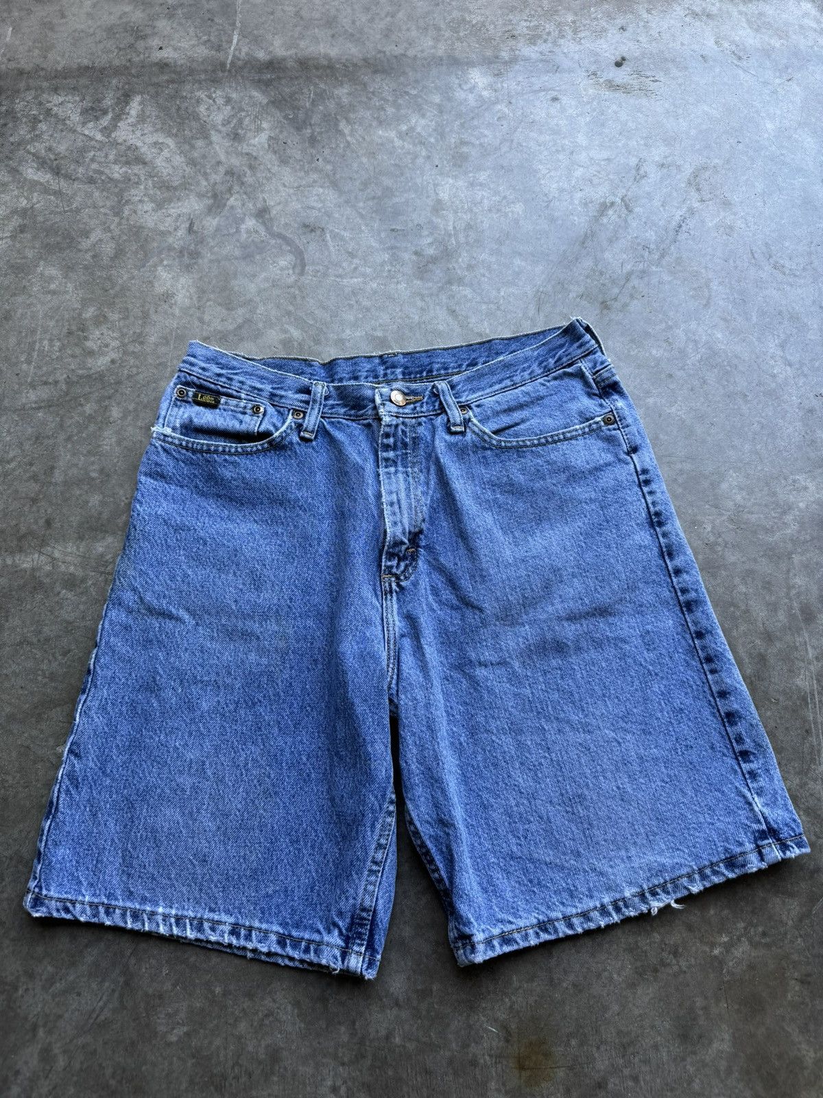 Lee Vintage 90’s/00’s Lee Light Wash Baggy Denim Jean Shorts Size US 32 / EU 48 - 2 Thumbnail