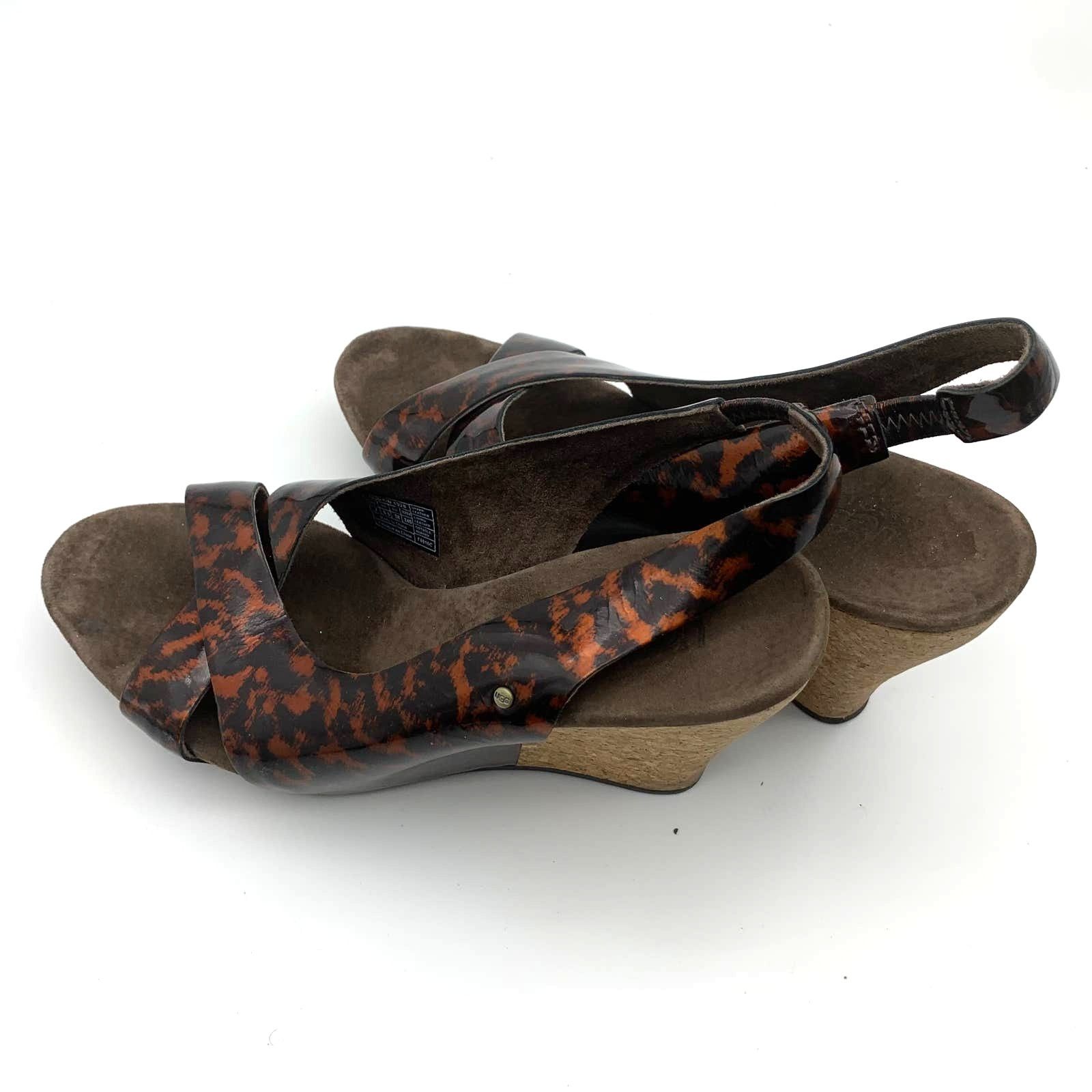 Ugg UGG Wedge Heel Womens Size 7US Cheetah Print Leather Size US 7 / IT 37 - 8 Thumbnail