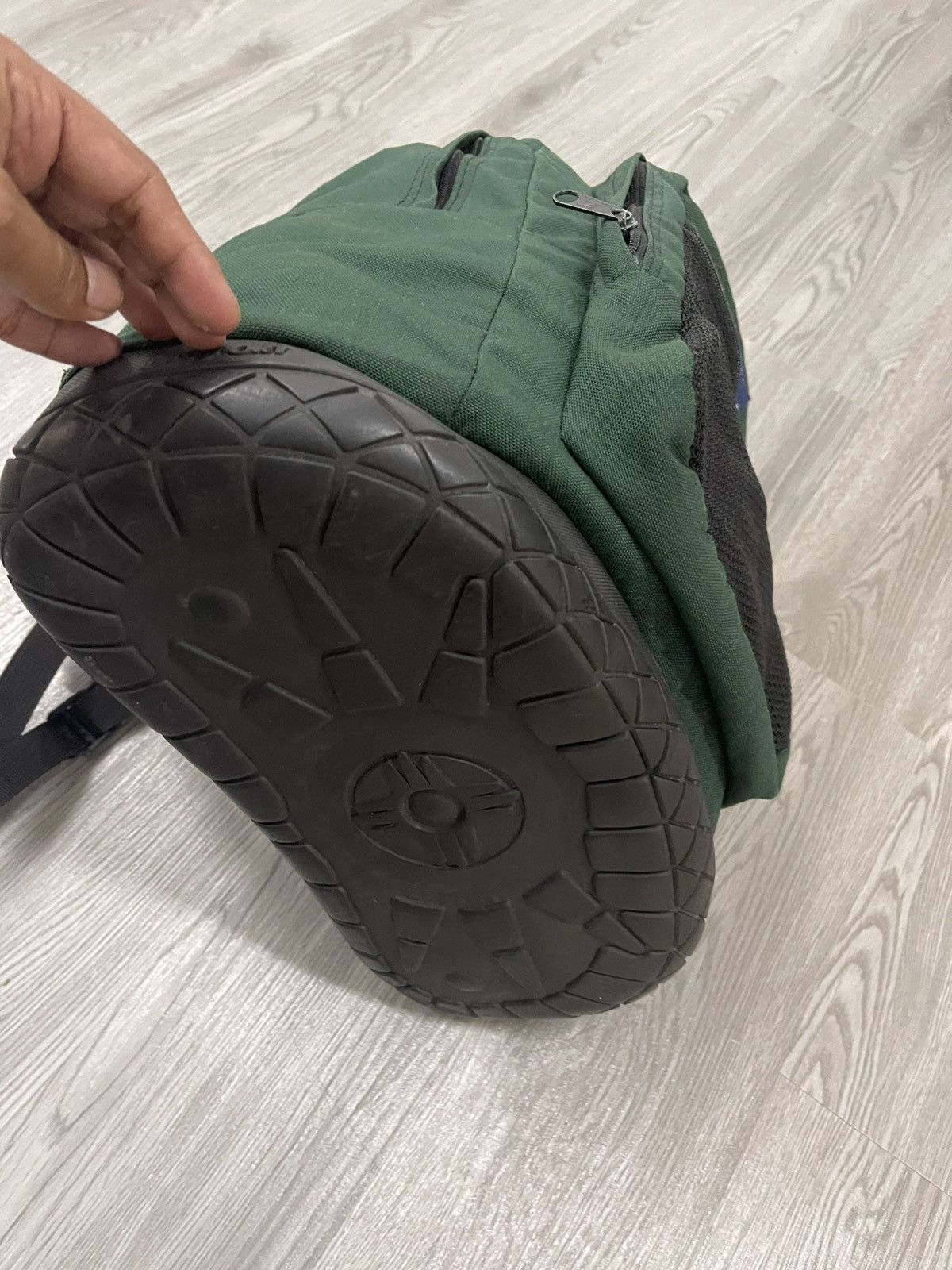Jansport Last drop⚡️90s Jansport Rubber Base Bagpack Size ONE SIZE - 11 Thumbnail