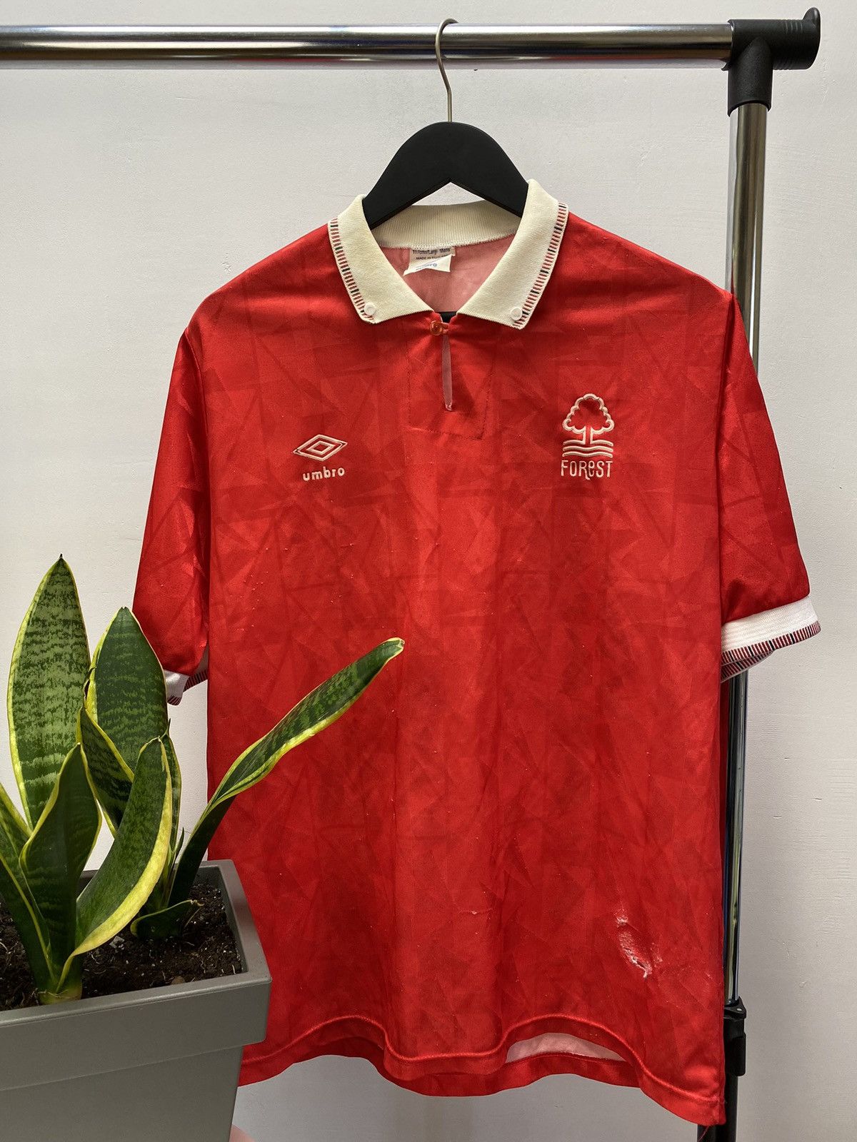 Umbro × Vintage Vintage 90s Notthingham Forest 1990-1992 Home Jersey Size US M / EU 48-50 / 2 - 5 Thumbnail