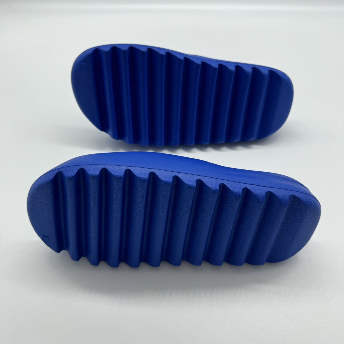 Adidas Adidas Yeezy Slide Azure Size US 10 / EU 43 - 4 Thumbnail