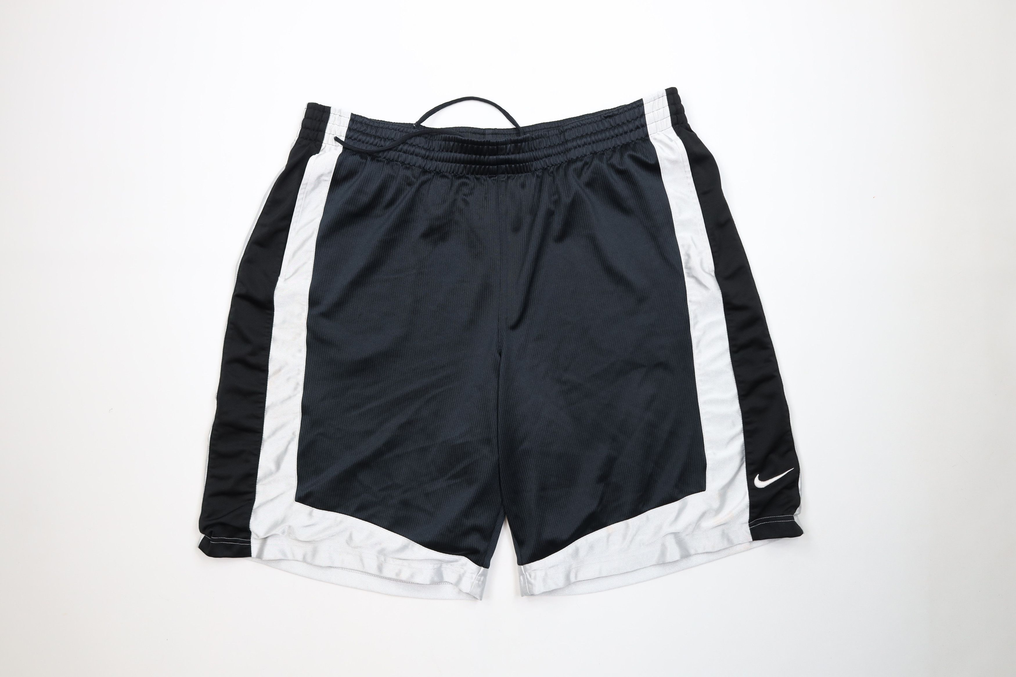Nike Vintage Nike Mini Swoosh Heavyweight Gym Basketball Shorts Size US 38 / EU 54 - 1 Thumbnail