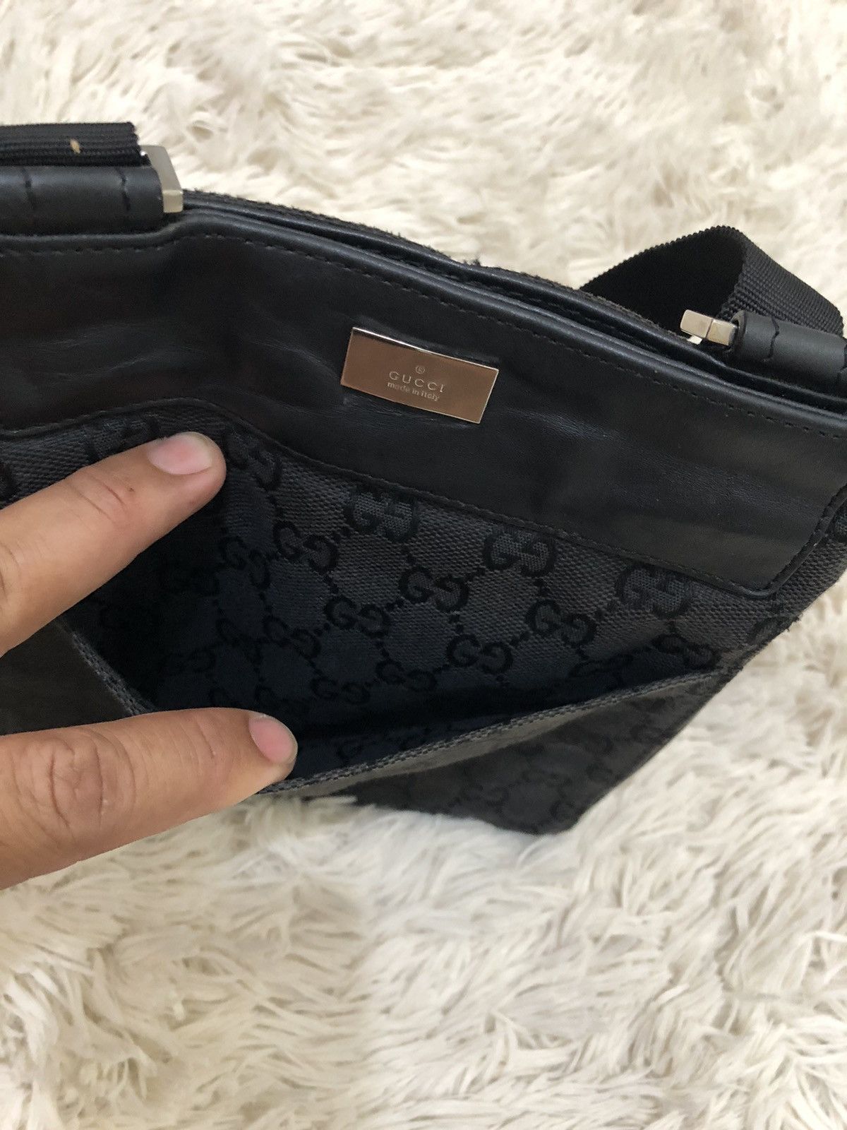 Gucci × Vintage Vintage Gucci Monogram Cross body Size ONE SIZE - 9 Thumbnail