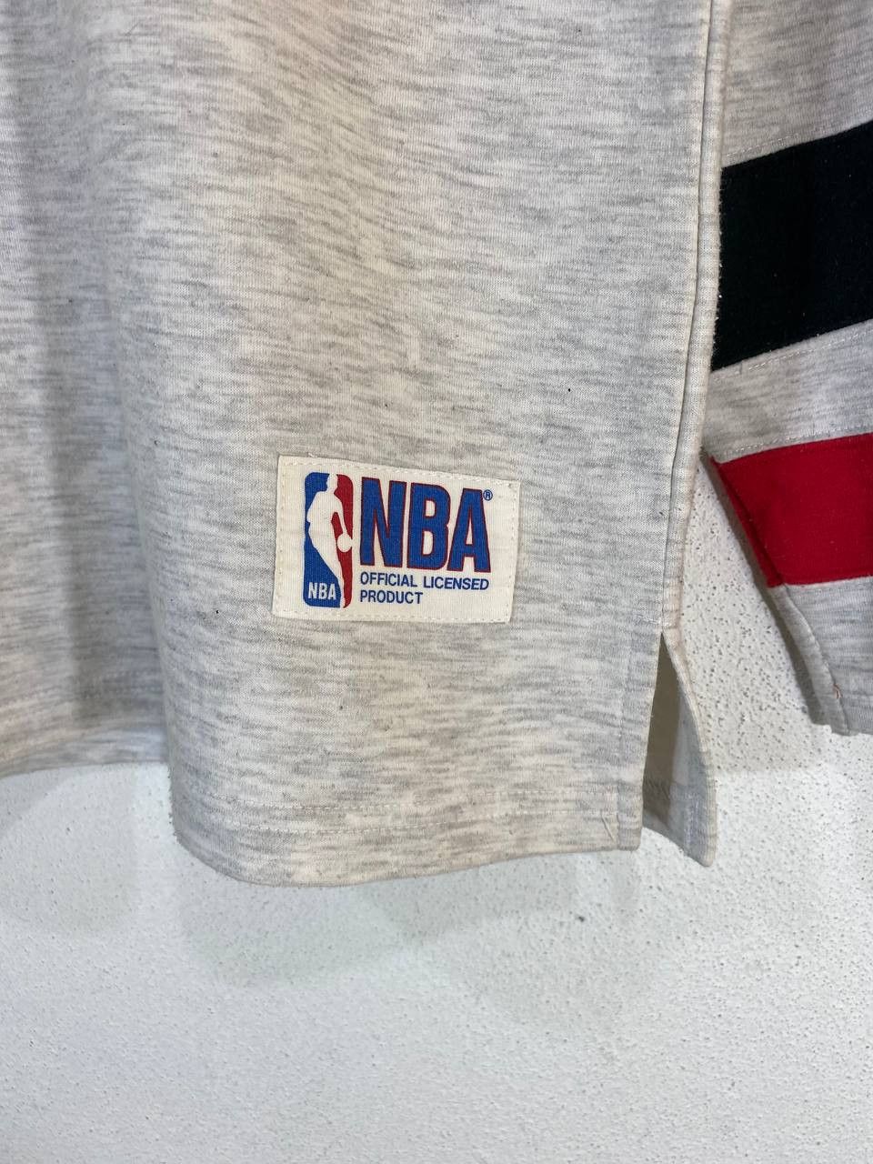NBA vintage chicago bulls sweatshirt embroided Size US M / EU 48-50 / 2 - 5 Thumbnail