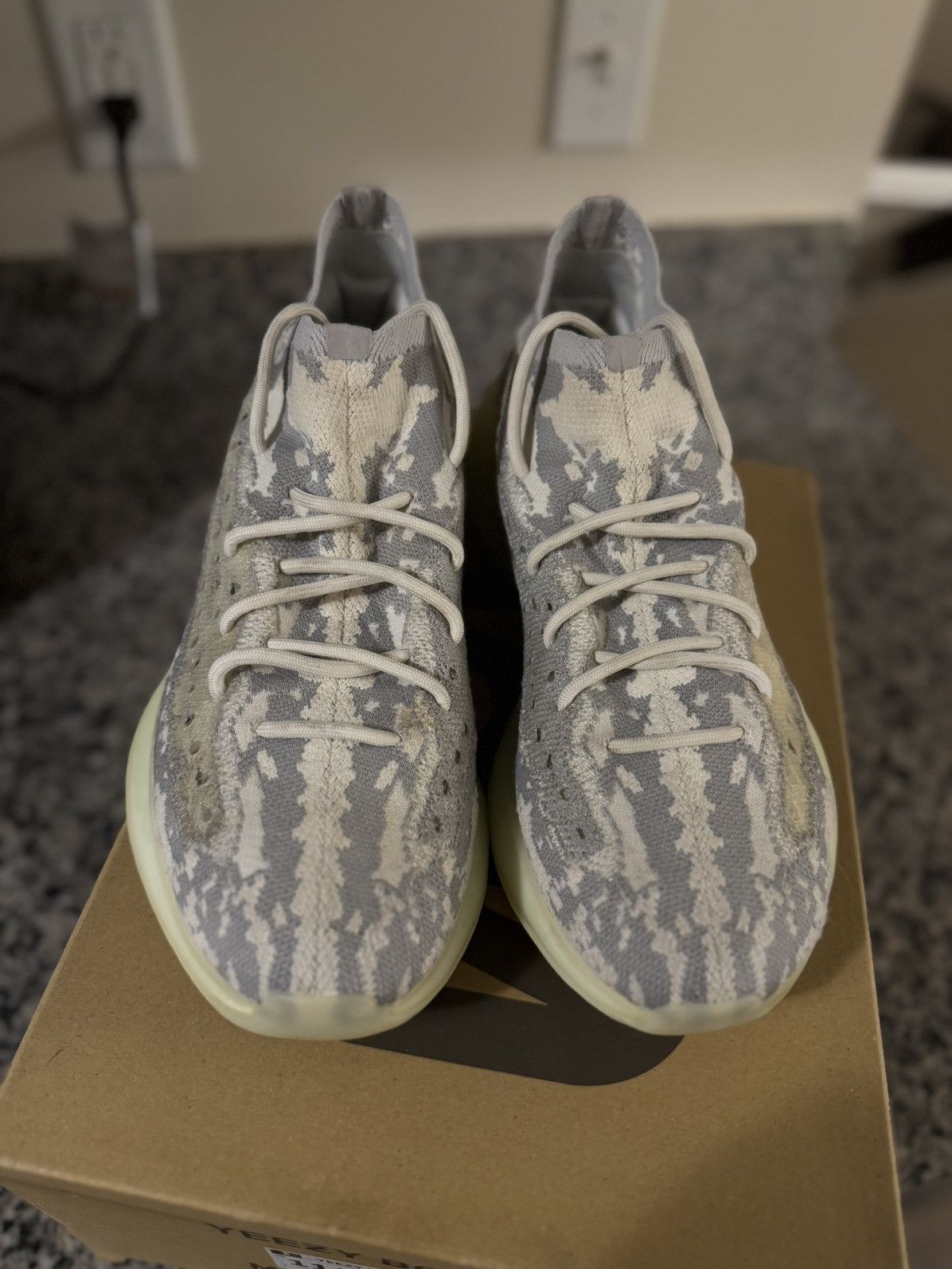 Adidas × Yeezy Yeezy 380 Alien Size 11.5 W BOX Clean Size US 11.5 / EU 44-45 - 5 Thumbnail