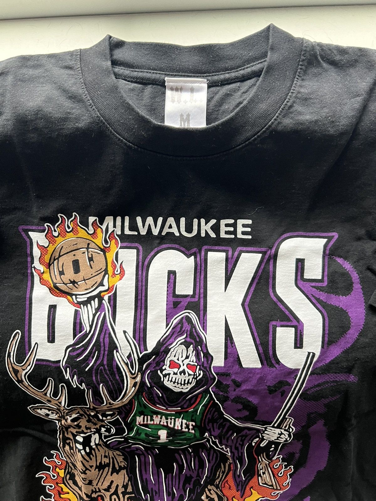 Warren Lotas Warren Lotas x Milwaukee Bucks OG T-Shirt (Black) Size US M / EU 48-50 / 2 - 3 Thumbnail