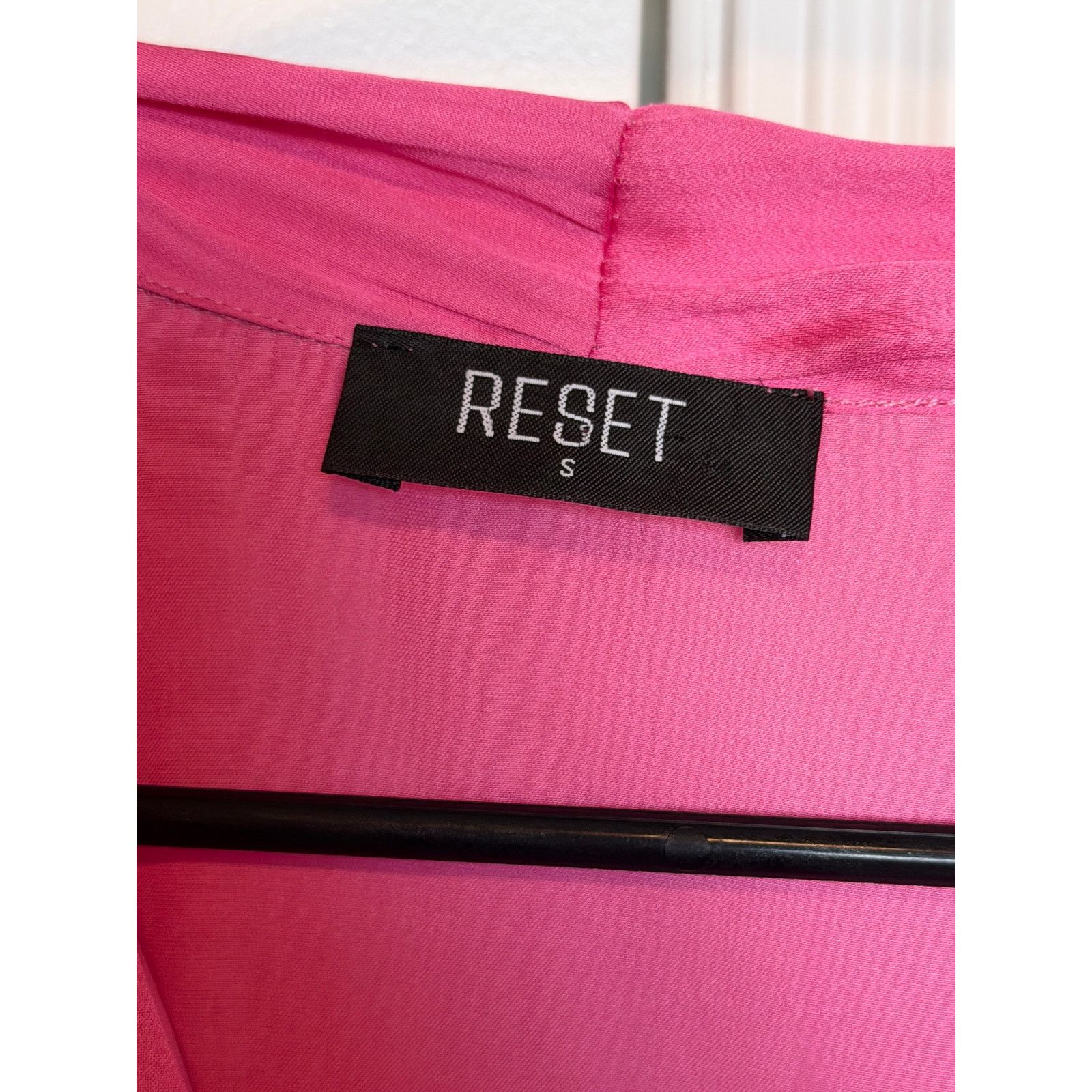 Other Pink Front V-Neck Short Sleeve Bubble Top Satin Bodysuit Size S / US 4 / IT 40 - 5 Thumbnail