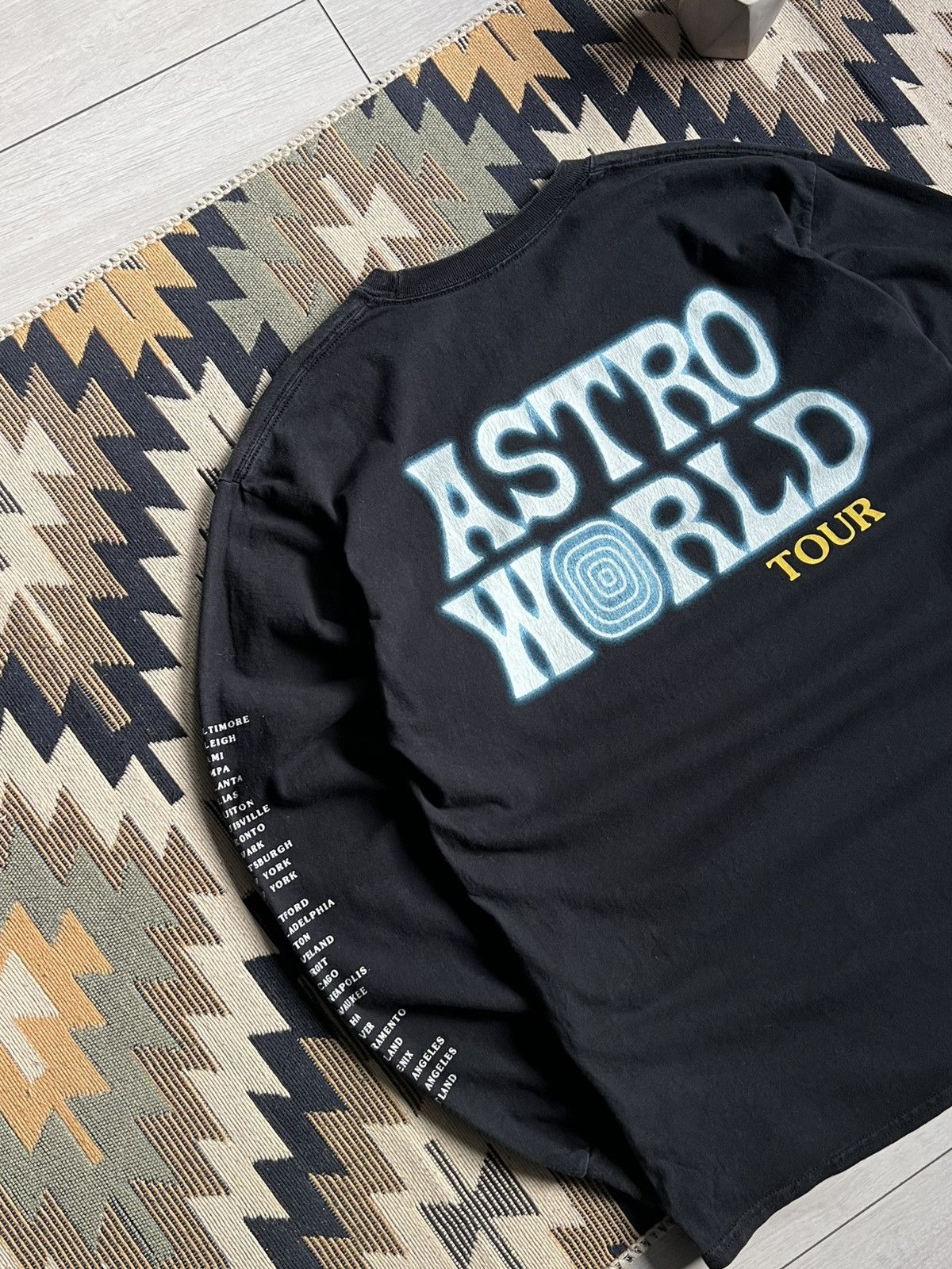 Travis Scott Astroworld Tour Wish You Were Here Popcorn Long Sleeve Tee Size US M / EU 48-50 / 2 - 9 Thumbnail